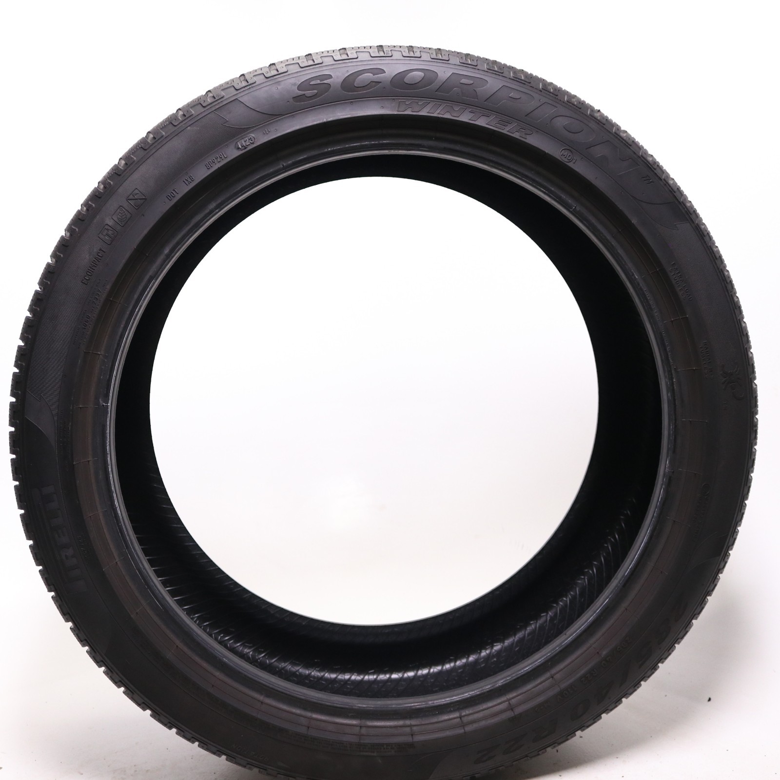 Set of 4 Used 325/35R22 & 285/40R22 Pirelli Scorpion Winter MO1 Mercedes gle gls