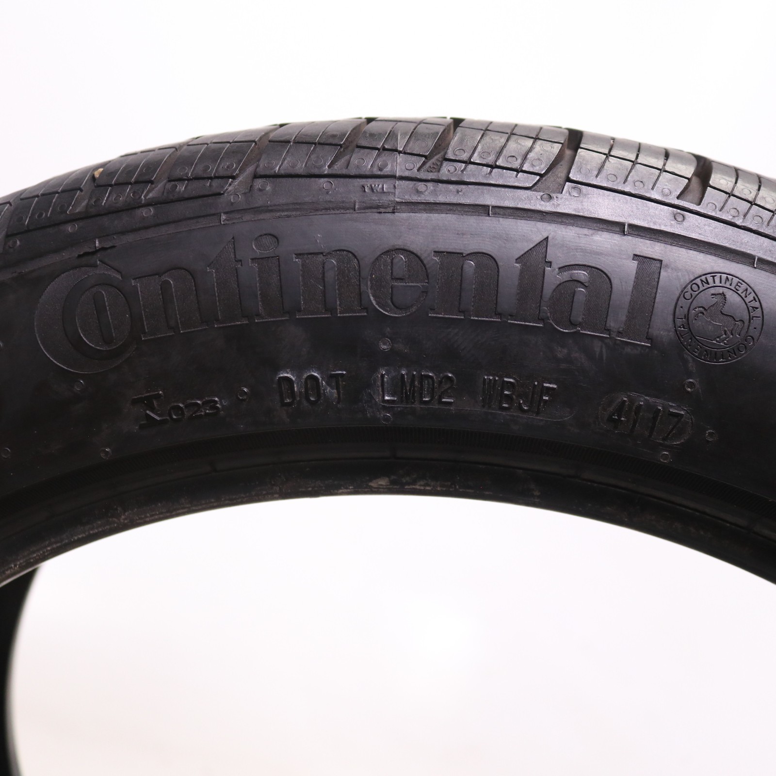 Set of 2 Used 275/40R19 Continental ProContact GX SSR MOE – 101H – 6.5-7/32