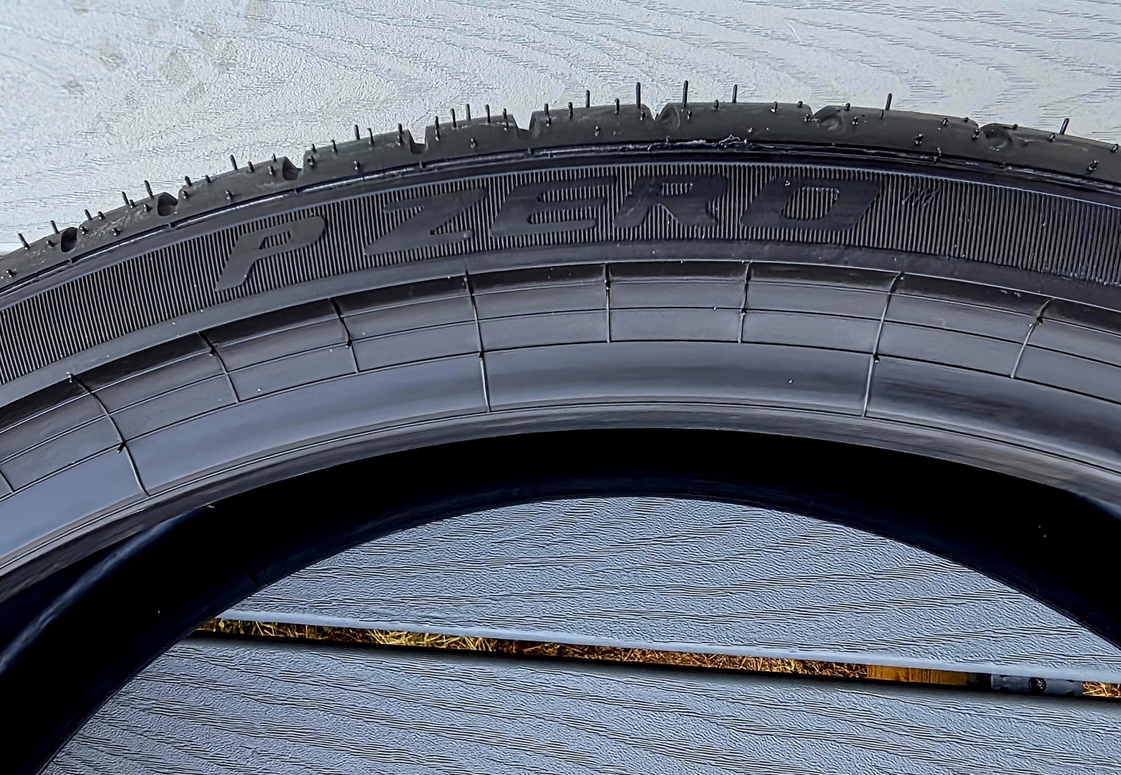 Pirelli P-ZERO PZ4 SPORT 255/30R22 95Y XL Ultra High Performance Tires 255 30 22