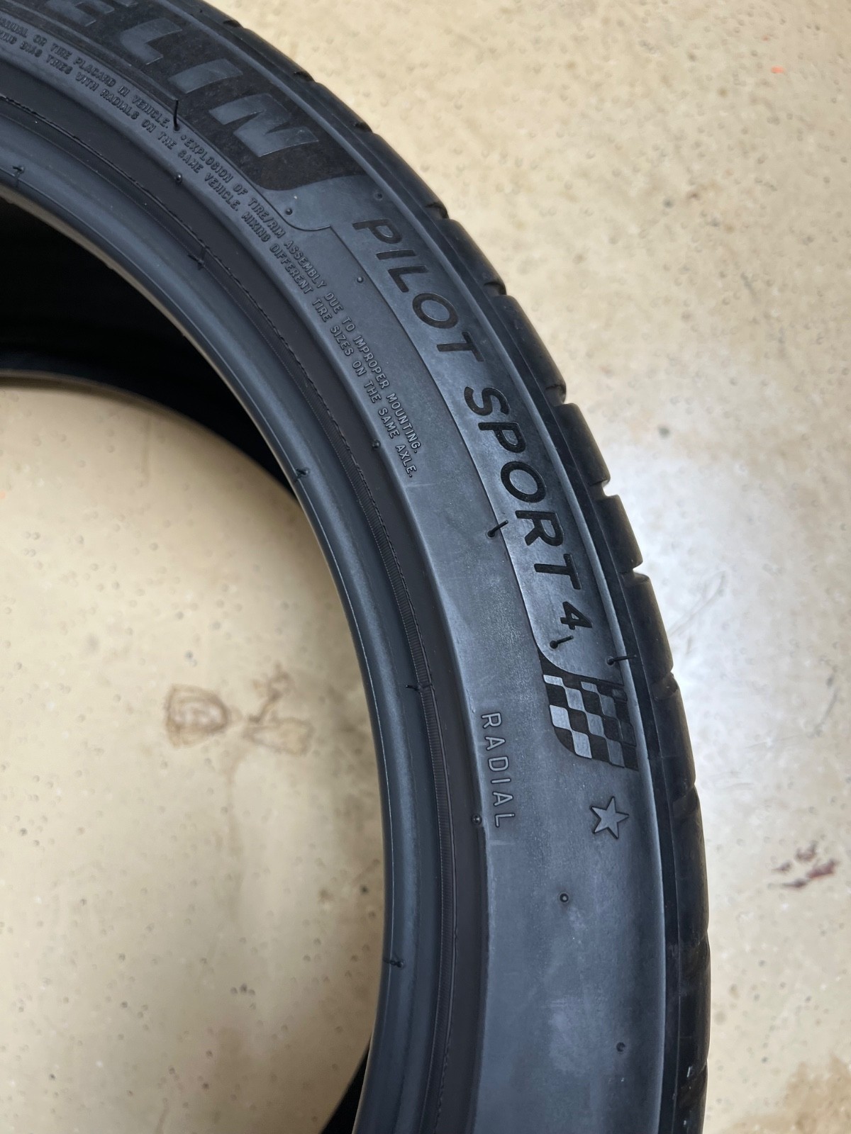 1 – NO REPAIRS 245/40R19 XL (98Y) Michelin Pilot Sport 4 (*) BMW OEM – 6010