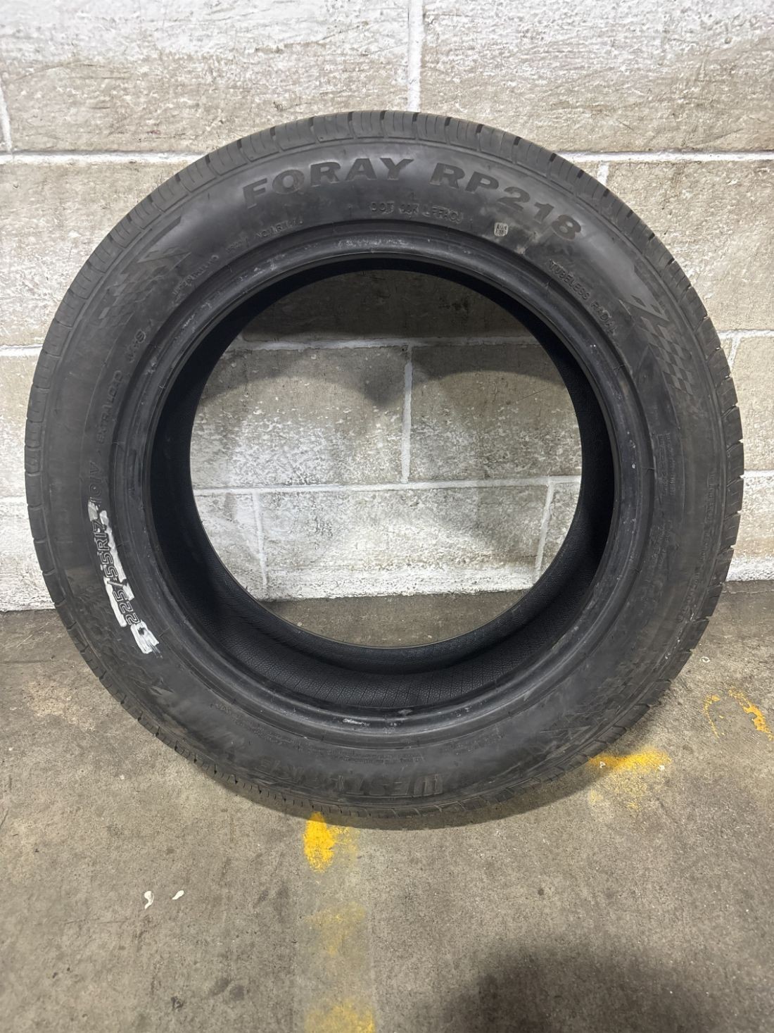 1x P225/55R17 West Lake Foray RP218 10/32 101 V Used Tire 2255517