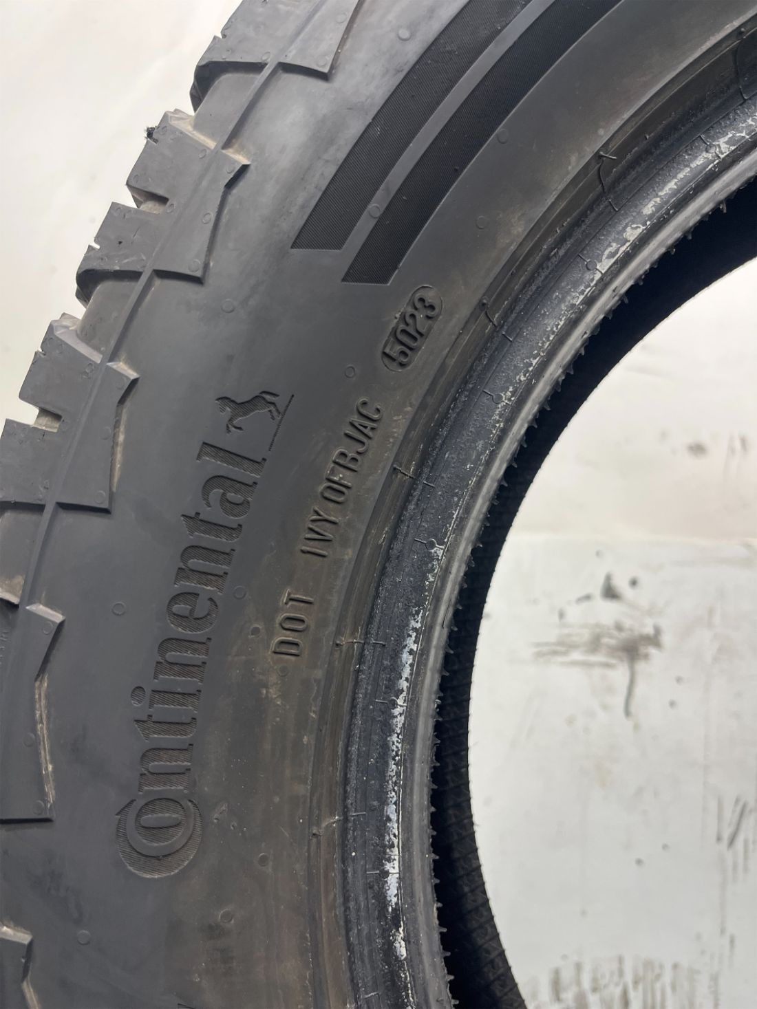 1 Used P245/60R18 Continental TerrainContact A/T 105 H – 9/32