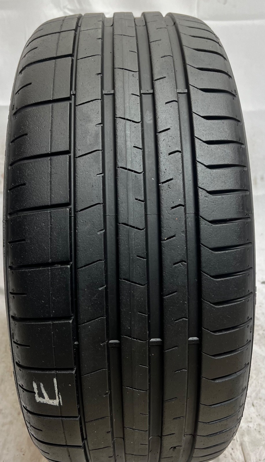 1 – TAKEOFF 235/35ZR20 (88Y) Pirelli P Zero PZ4 (N1) Porsche OEM – 3035