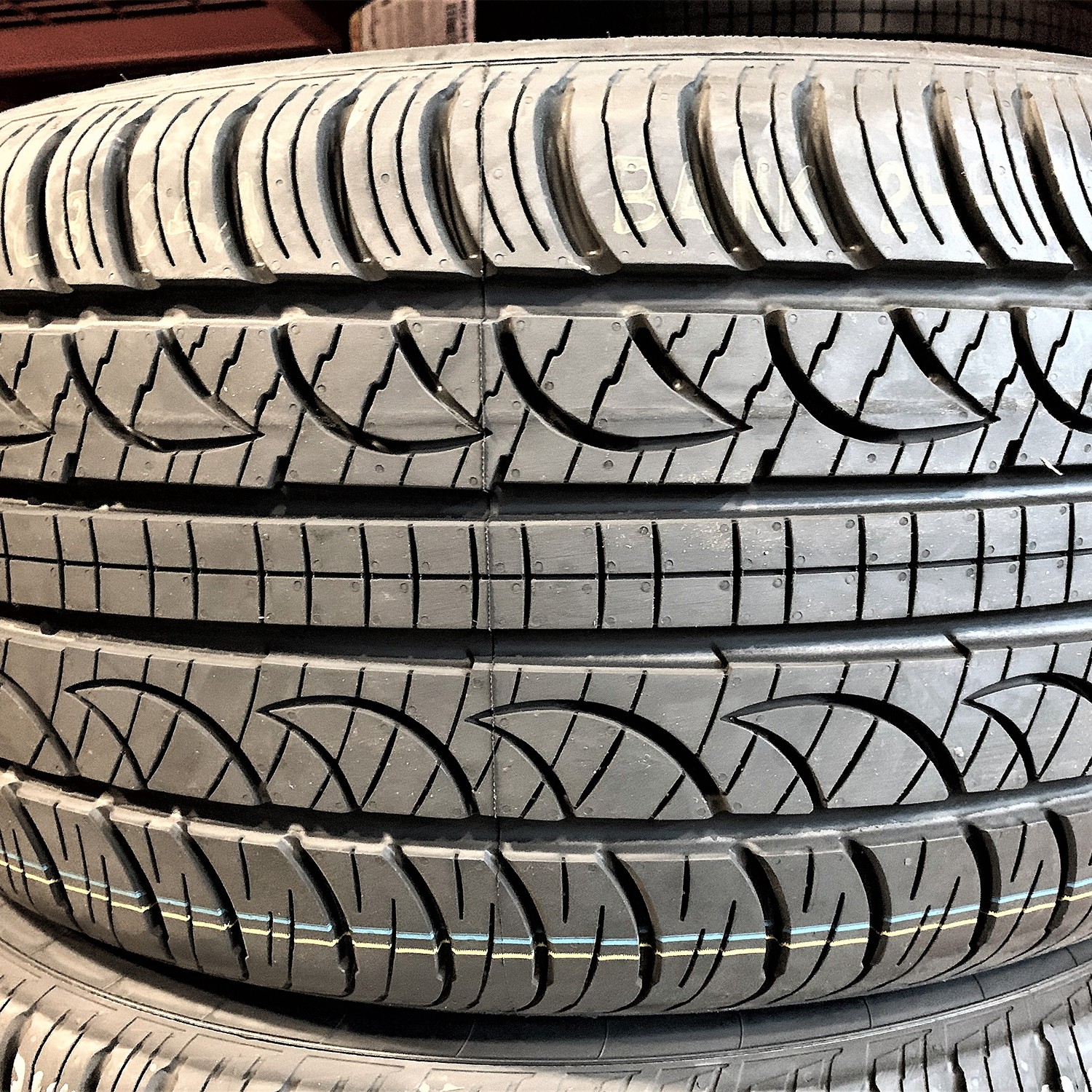Tire Pirelli P Zero Nero All Season 255/40R19 ZR 96W A/S High Performance