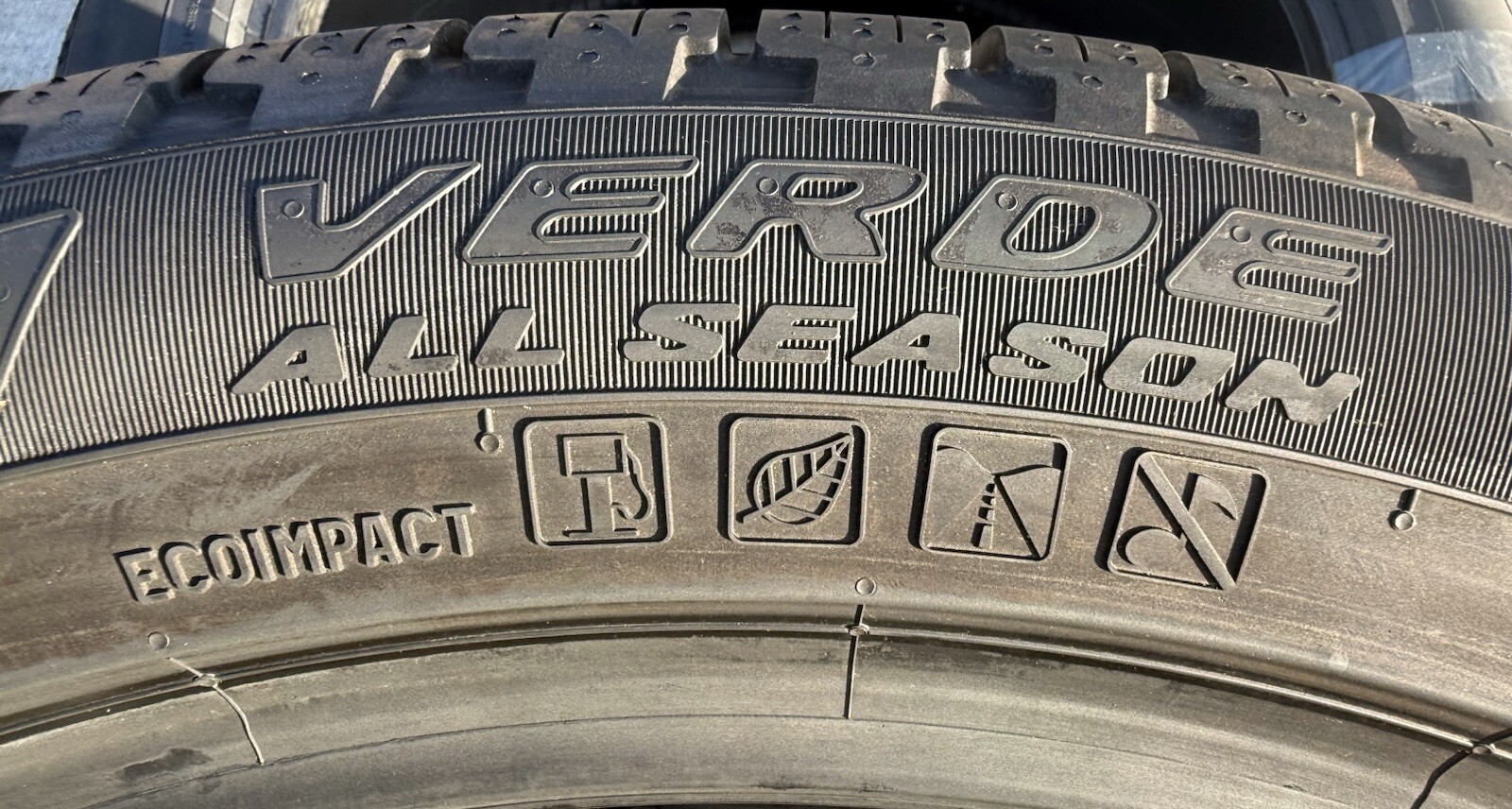 TWO BRAND NEW 285/40R21 109V Pirelli Scorpion Verde All Season A/S Porsche Tires
