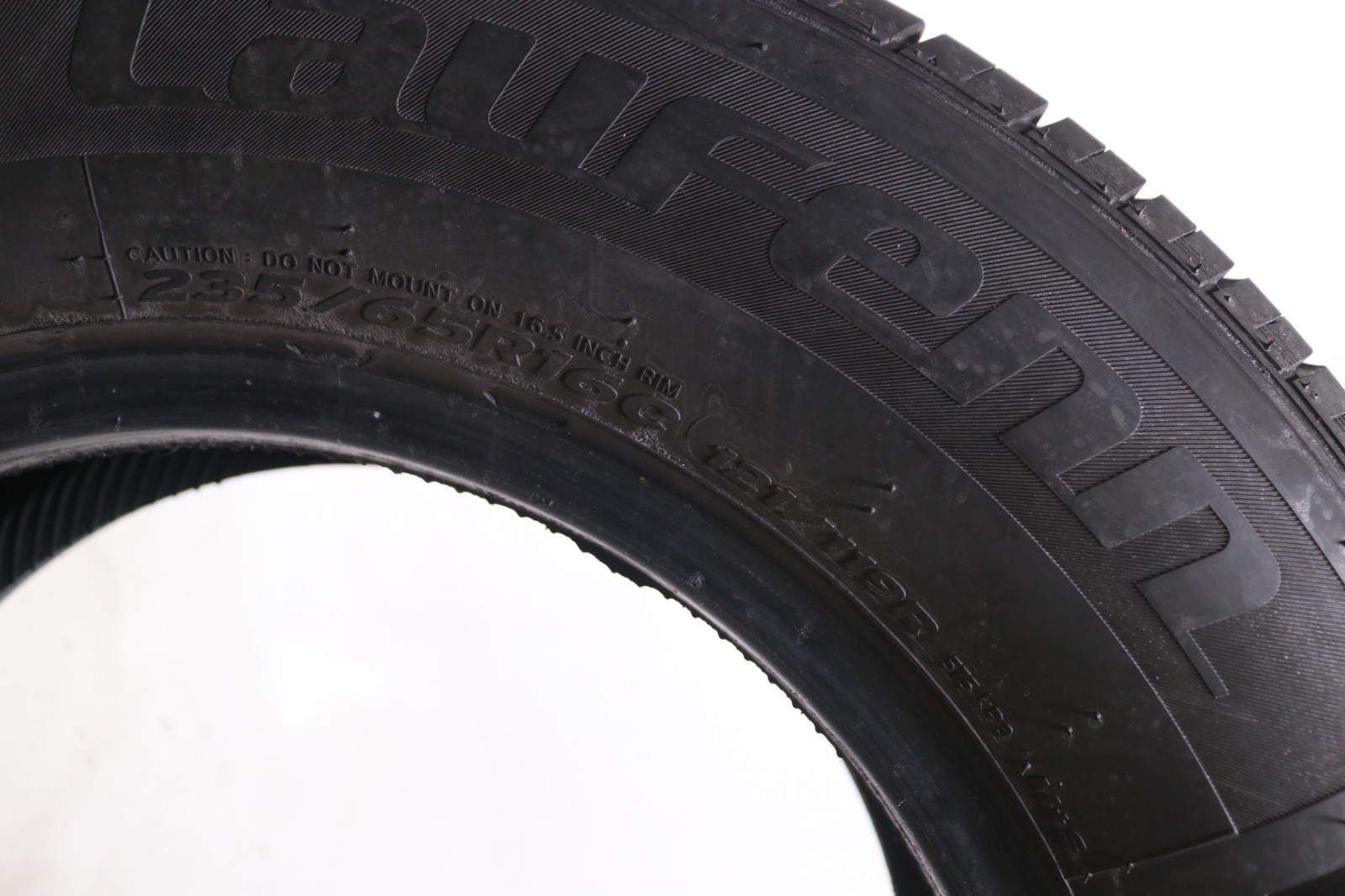 Set of 2 Used 235/65R16C Laufenn X FIT VAN LV01 – 121/119R – 9-9.5/32 No Repairs