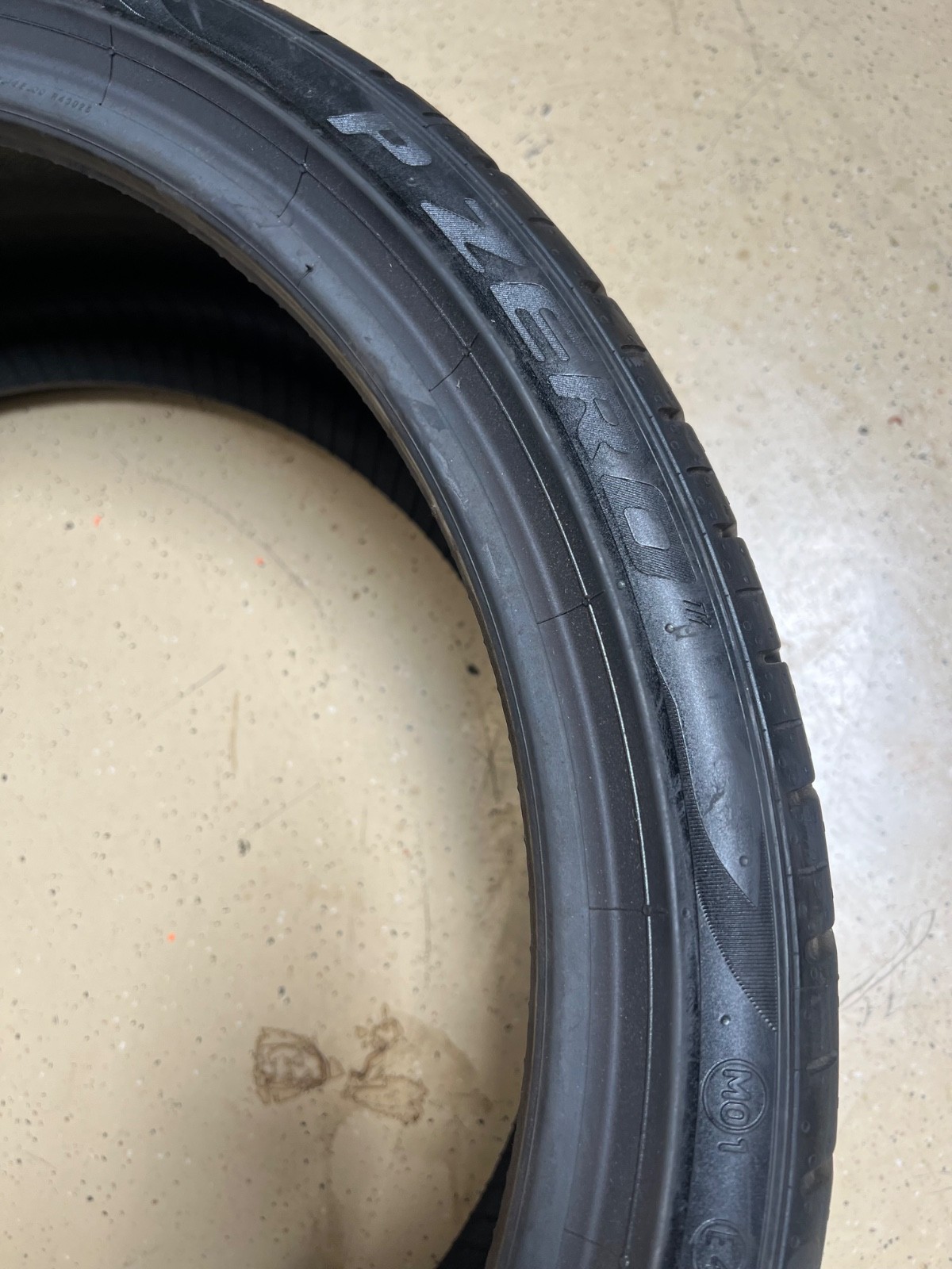 1 – NEW 235/35ZR19 XL (91Y) Pirelli P Zero PZ4 (MO1) Mercedes – 6033