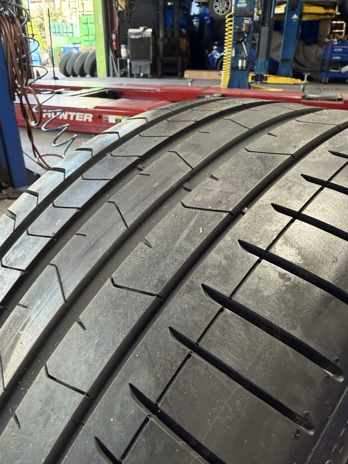 315/35/ZR21 PIRELLI PZERO Tire Run Flat 111Y XL (Used)