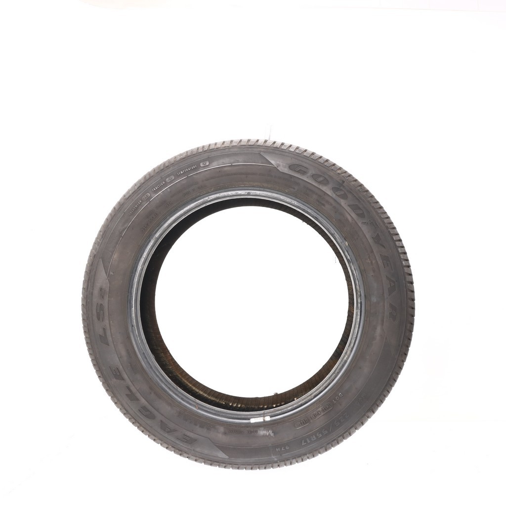Used 225/55R17 Goodyear Eagle LS-2 97H – 8.5/32