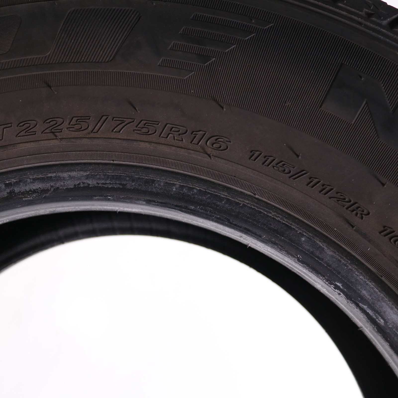 Set of 2 Used LT 225/75R16 Nexen Roadian CT8 HL – 115/112R – 9-10/32