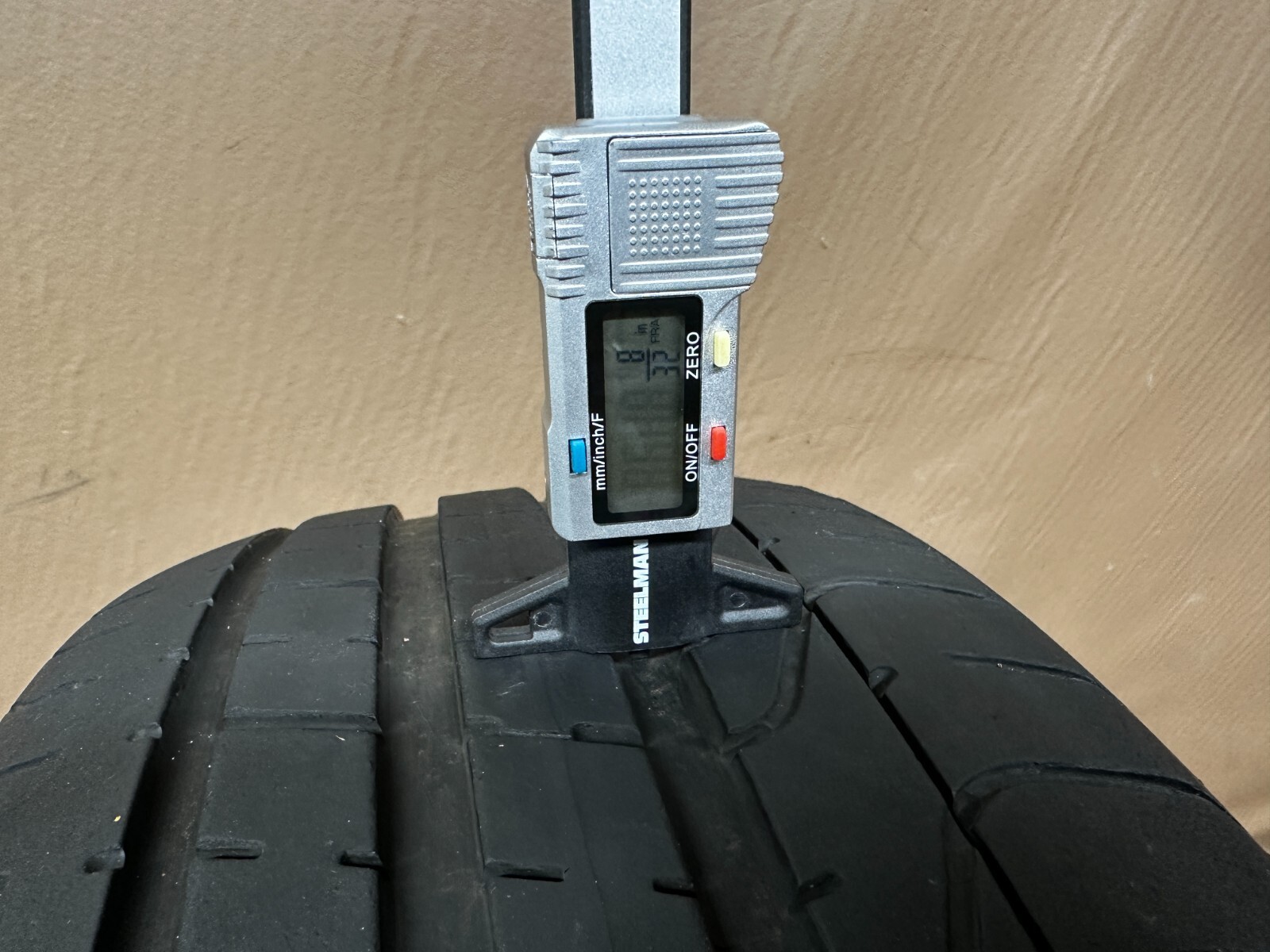 Set of 2 Tires Pirelli P Zero 235/35ZR20 (88Y) 235/35/20 88Y 8/32 Pair