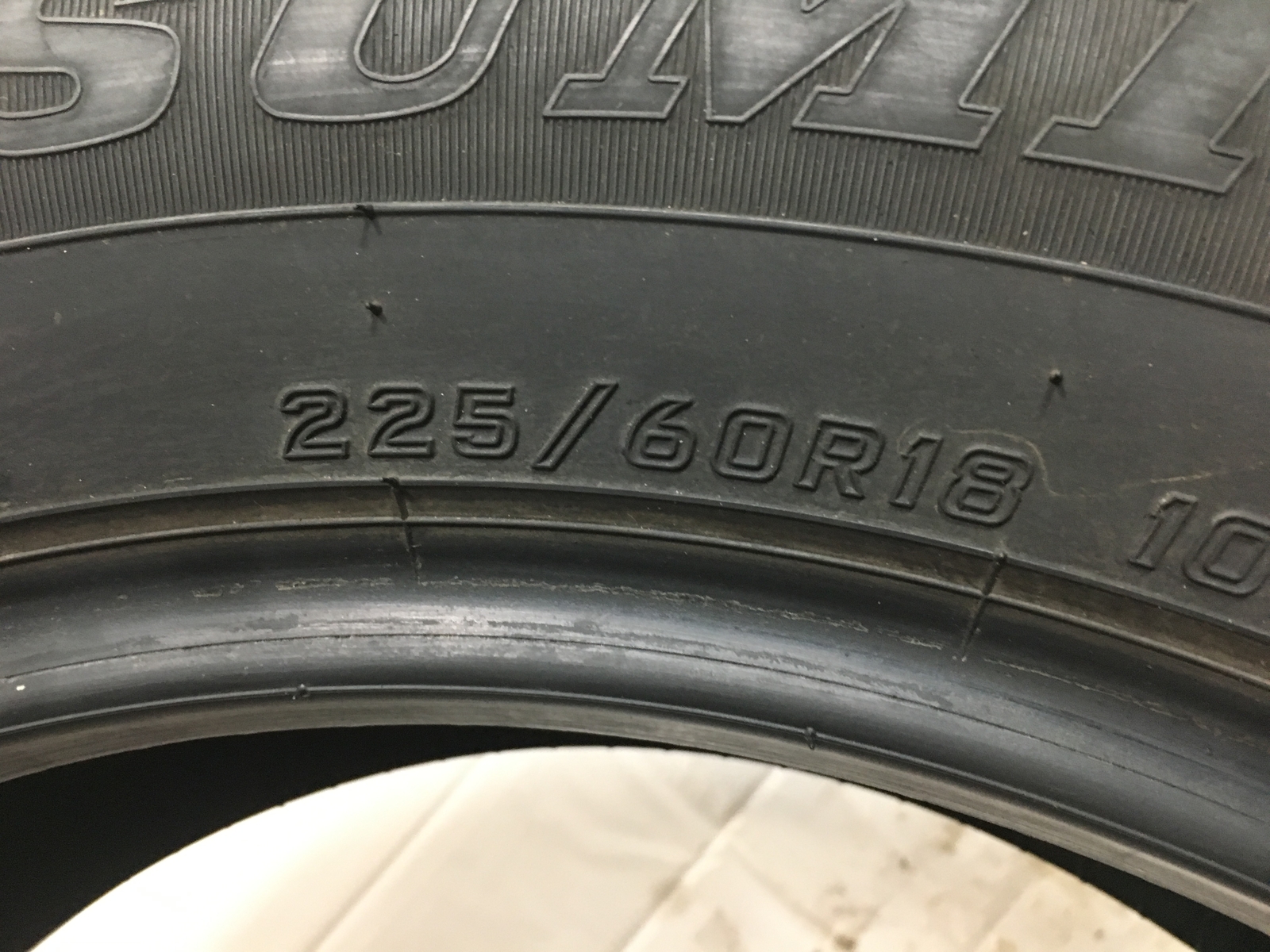 [1] Sumitomo HTR Enhance LX2 P225/60R18 225 60 18 Tire 9.5-9.75/32