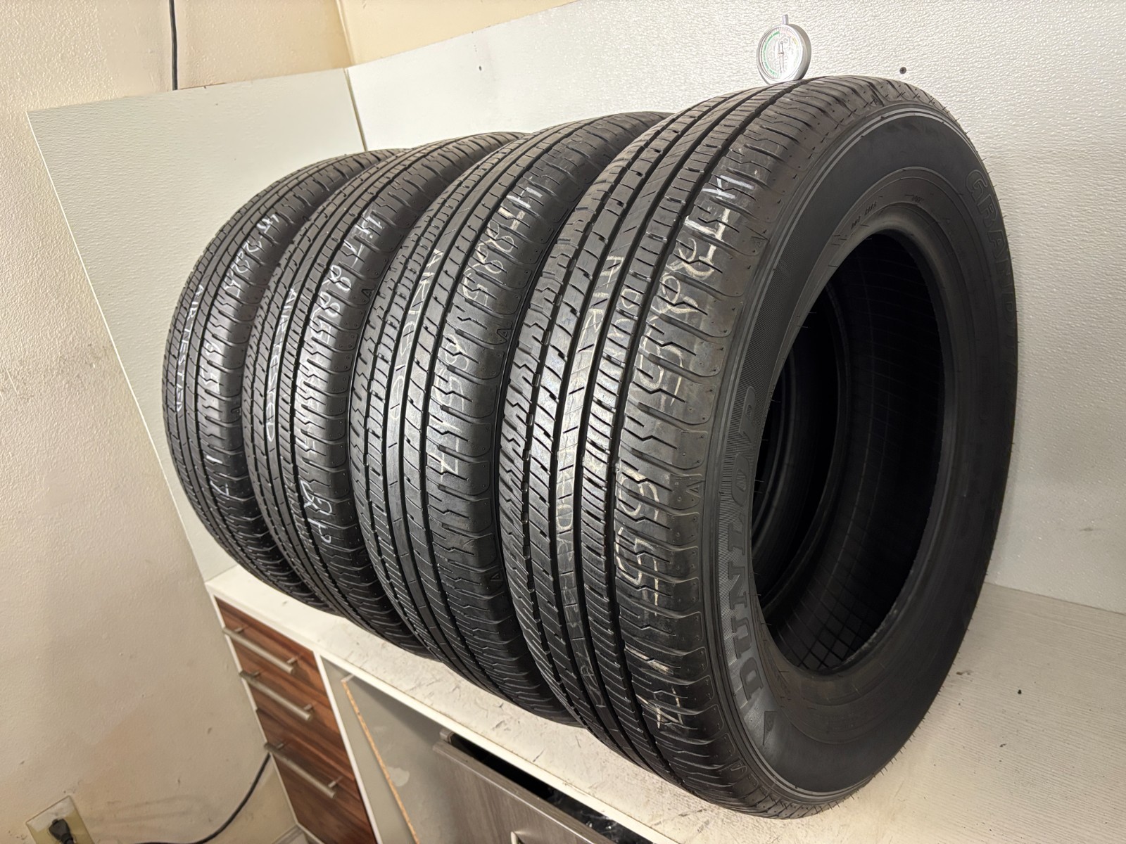 NO SHIPPING ONLY LOCAL PICK UP Set 4 Tires 225 65 17 Dunlop Grandtrek PT20