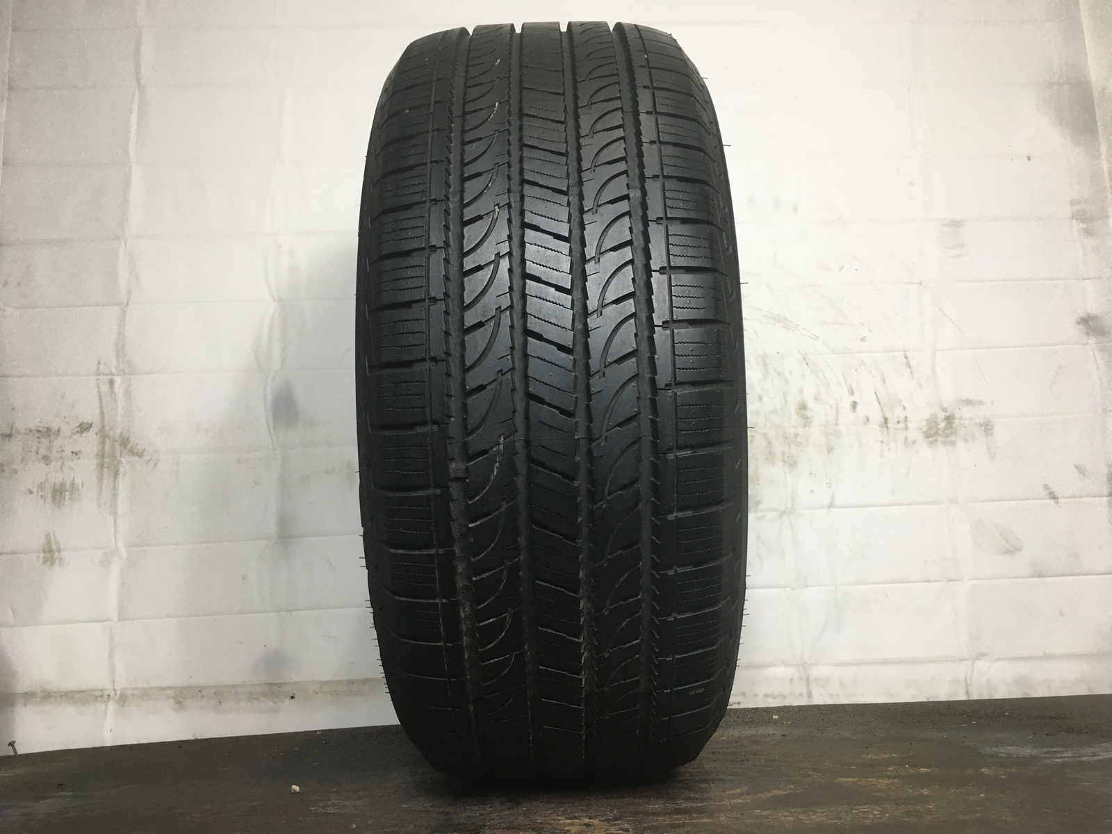 [1] Yokohama Geolandar H/T G056 P285/50R20 285 50 20 Tire – Driven Once