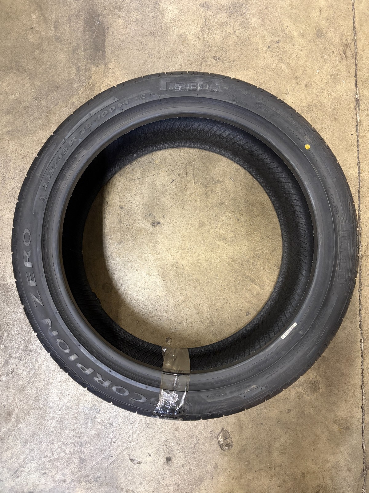 1 Tire Pirelli Scorpion Zero Asimmetrico P235/45/20 100H Summer