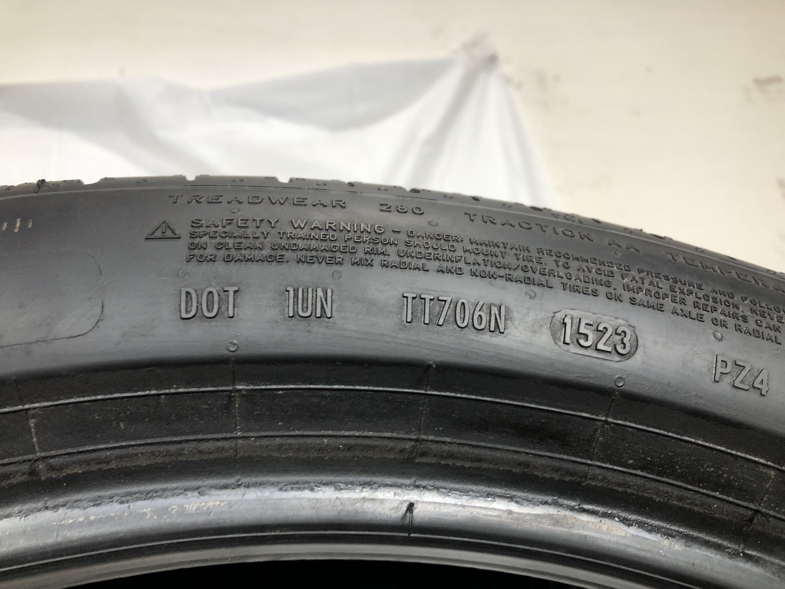 [2] Pirelli P Zero PZ4 Run Flat P315/35R22 315 35 22 Tire 8.5/32