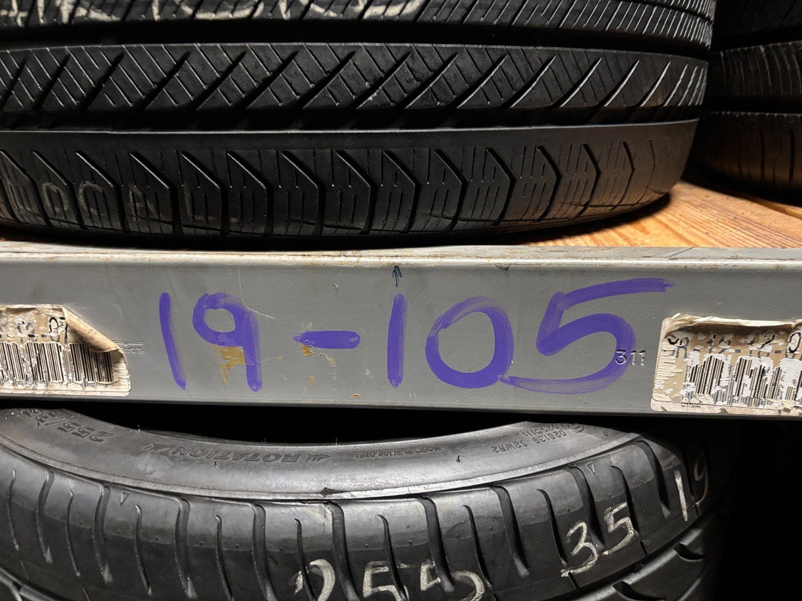 1 Tire 235 35 19 Continental ProContact RX Run Flat (8.20/32=90% Tread Left) 91V