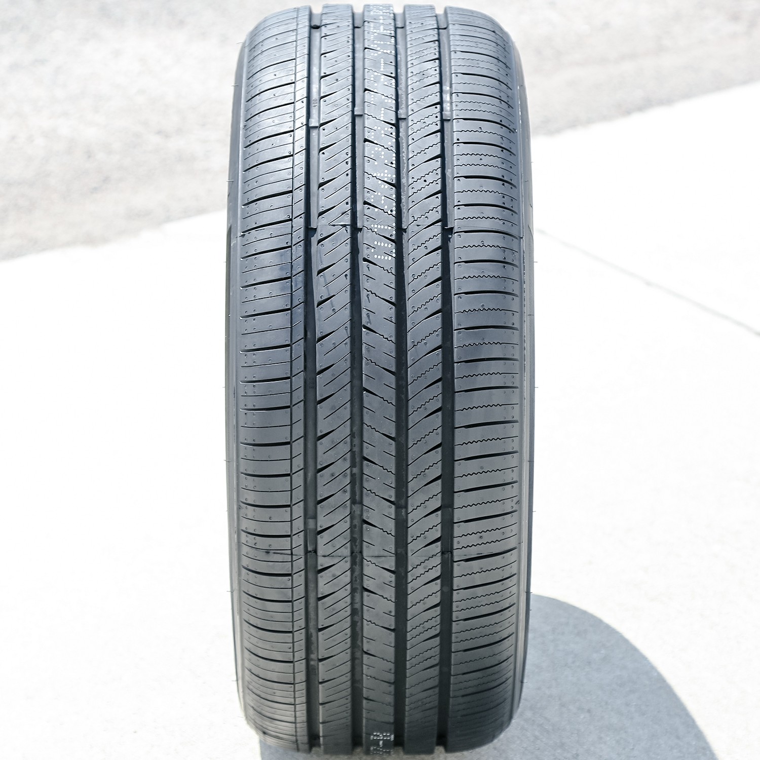 4 Dcenti DC55 255/35R20 ZR 97W All Season Tires 40k Mi Warranty 460AA