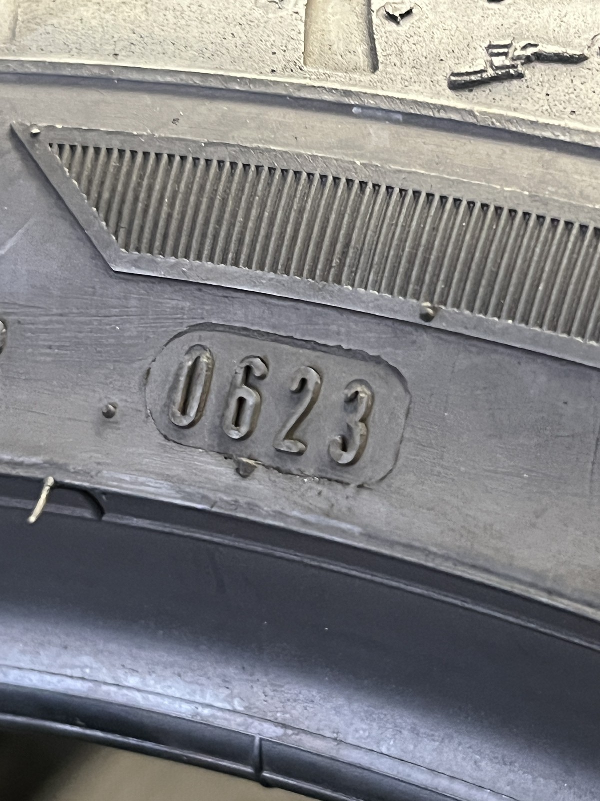 1 Tire Goodyear Eagle Sport AO SoundComfort 265/35R21 101H DOT.0623 9.25/32