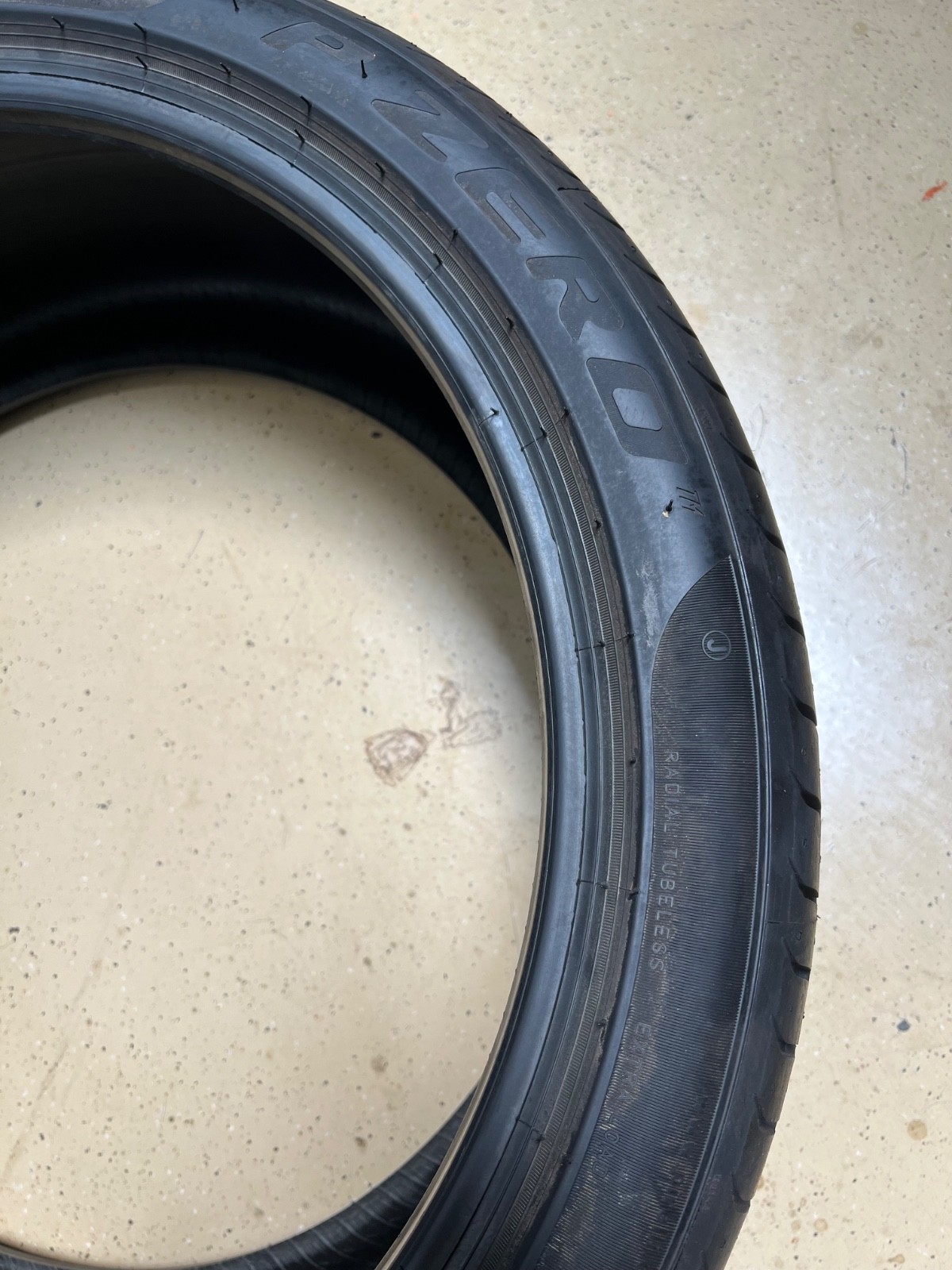 1 – Like NEW 265/35ZR20 XL (99Y) Pirelli P Zero (J) Jaguar OEM – 7153 NO REPAIRS