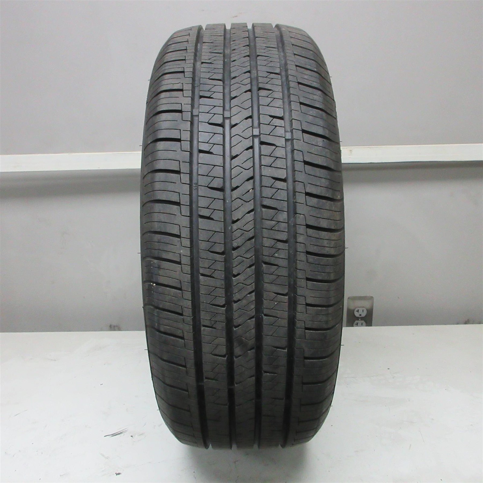 215/55R17 West Lake Foray RP218 94V Used Tire (10/32nd) NO PATCHES! (QTY 1)
