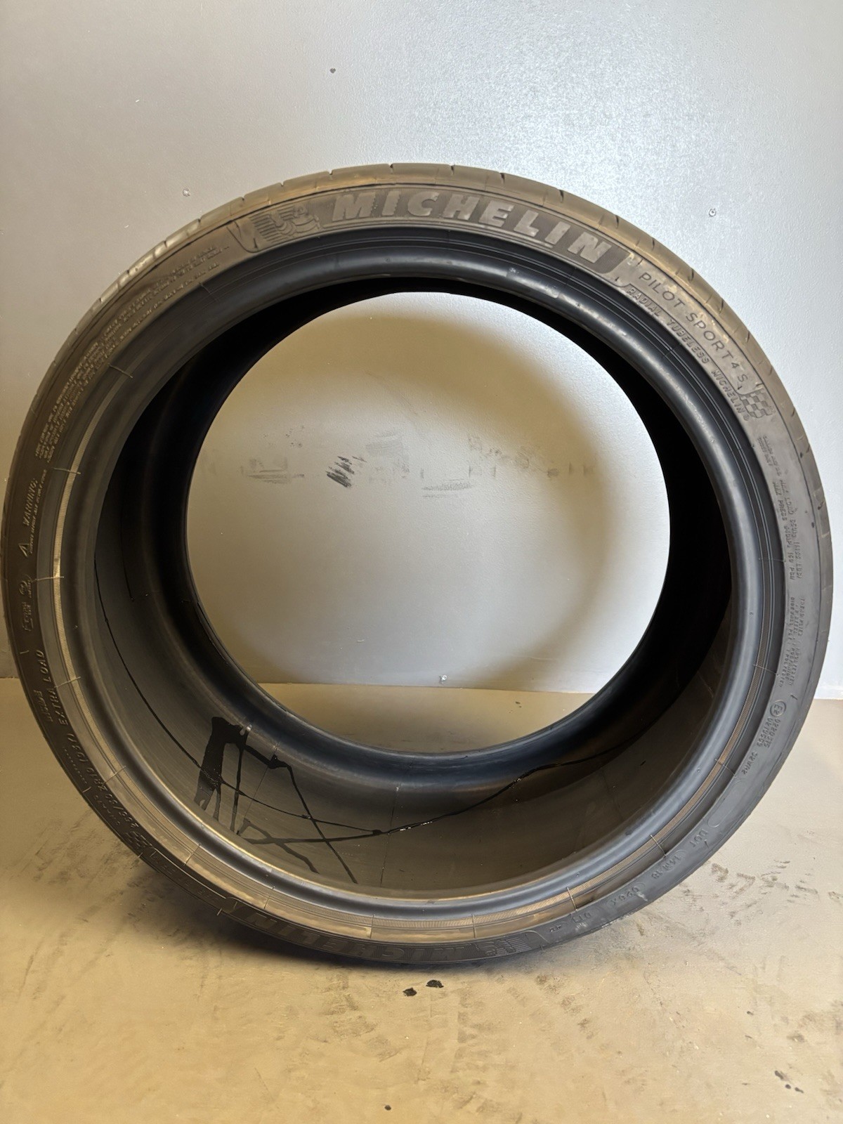 265/30zr19 Michelin Pilot Sport 4S Dot 0524 No Patches Or Plugs 9/32