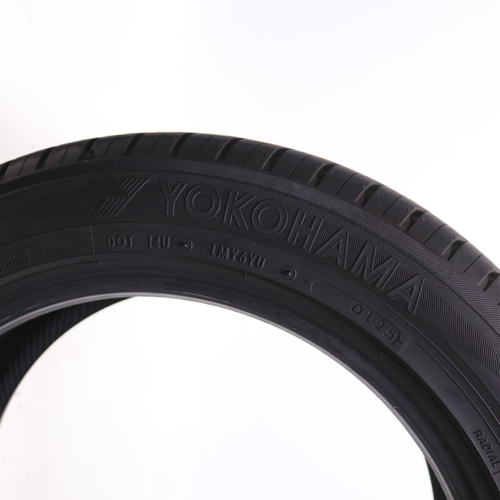 Set of 2 Used 215/55R17 Yokohama YK-GTX – 94V – 9.5-10.5/32