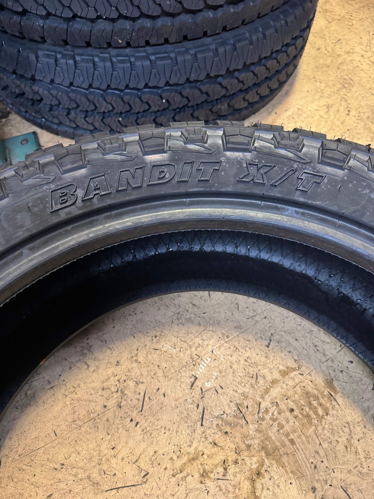 2 DELINTE DX-20 BANDIT X/T BSW P 275 50 22 111H RUGGED TERRAIN TIRE 833846