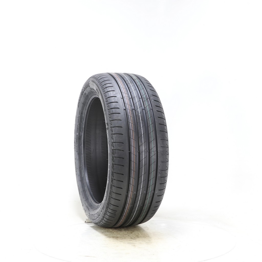 Set of (4) New 245/45R18 Bridgestone Turanza T005 100Y – 9/32