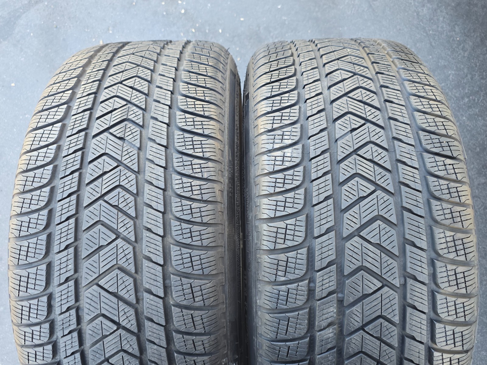 Set of 2 Tires Pirelli Scorpion Winter XL 265/40R21 265/40/21 No Patch snow