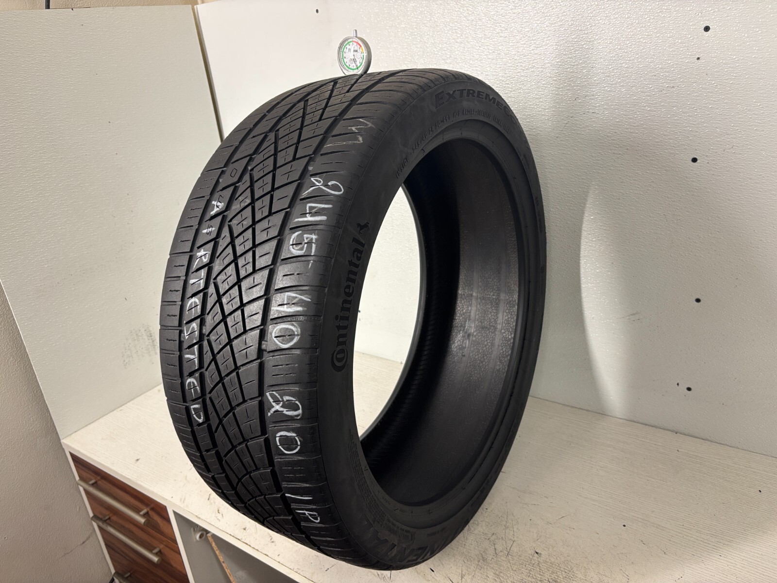 NO SHIPPING ONLY LOCAL PICK UP 1 Tire 245 40 20 Continental ExtremeContact