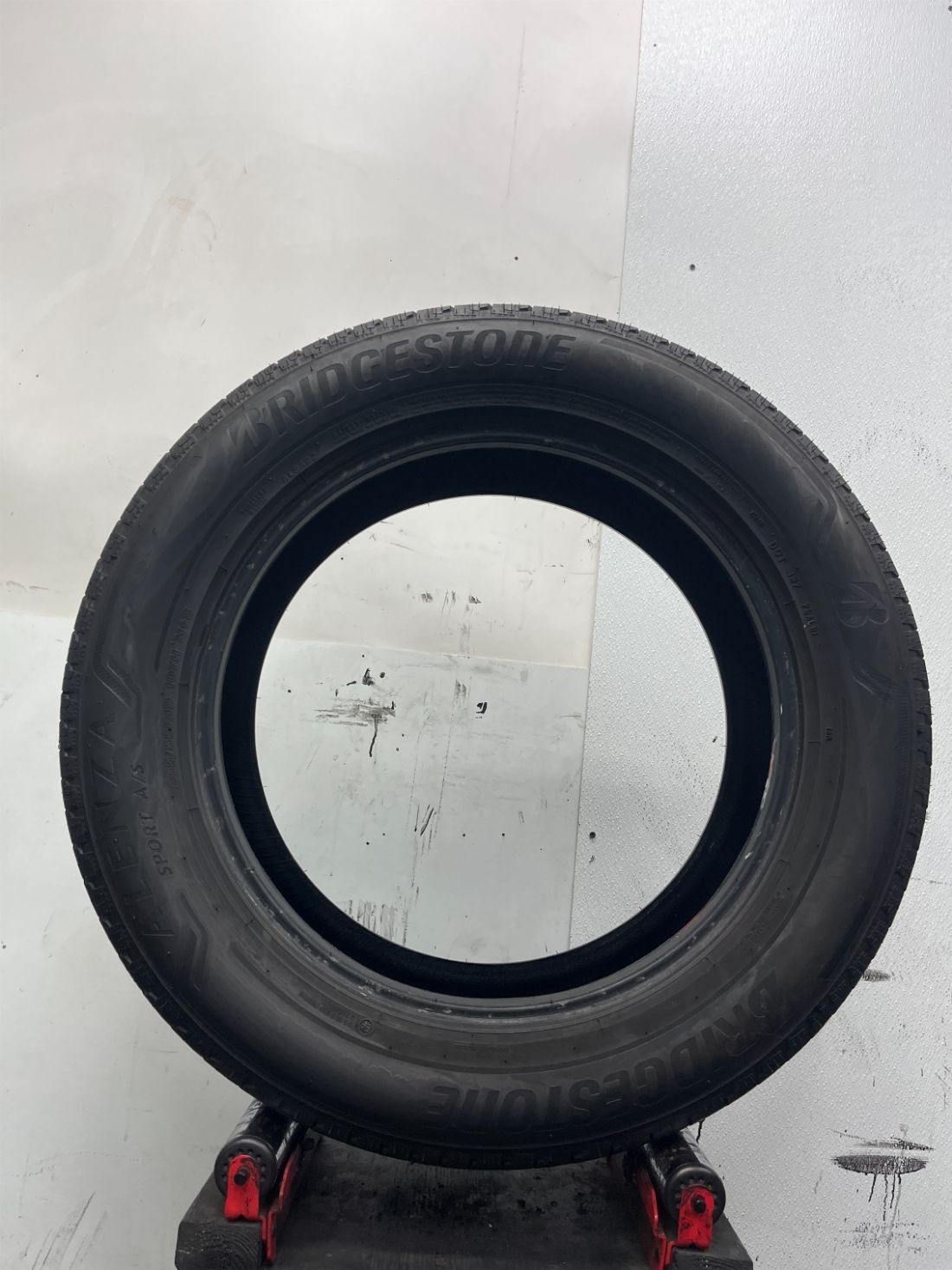 1 Used P255/55R19 Bridgestone ALENZA SPORT A/S 107 H – 10/32