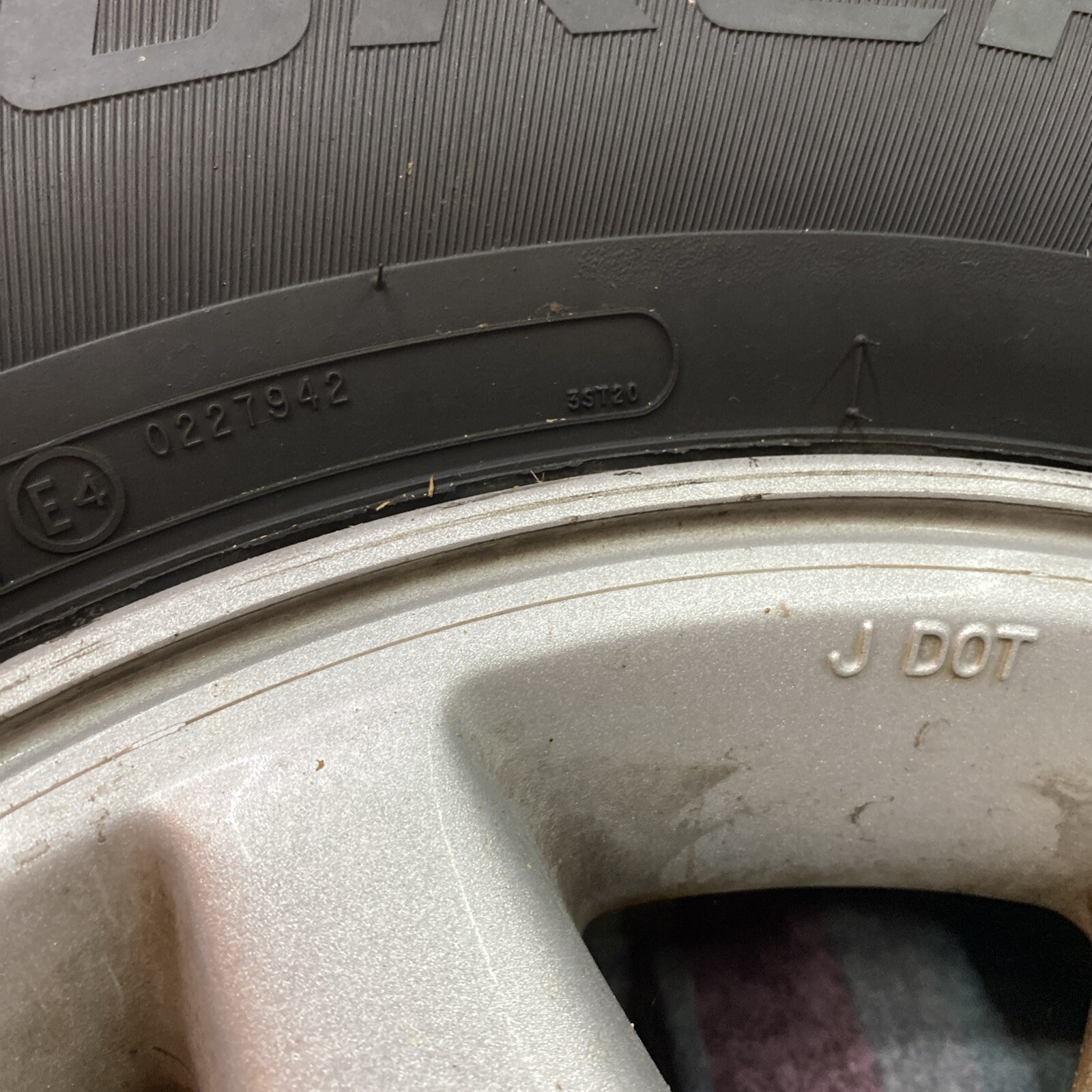 Used 255/65R16 Cooper Adventurer H/T 2000 Nissan Pathfinder Rim spare tire
