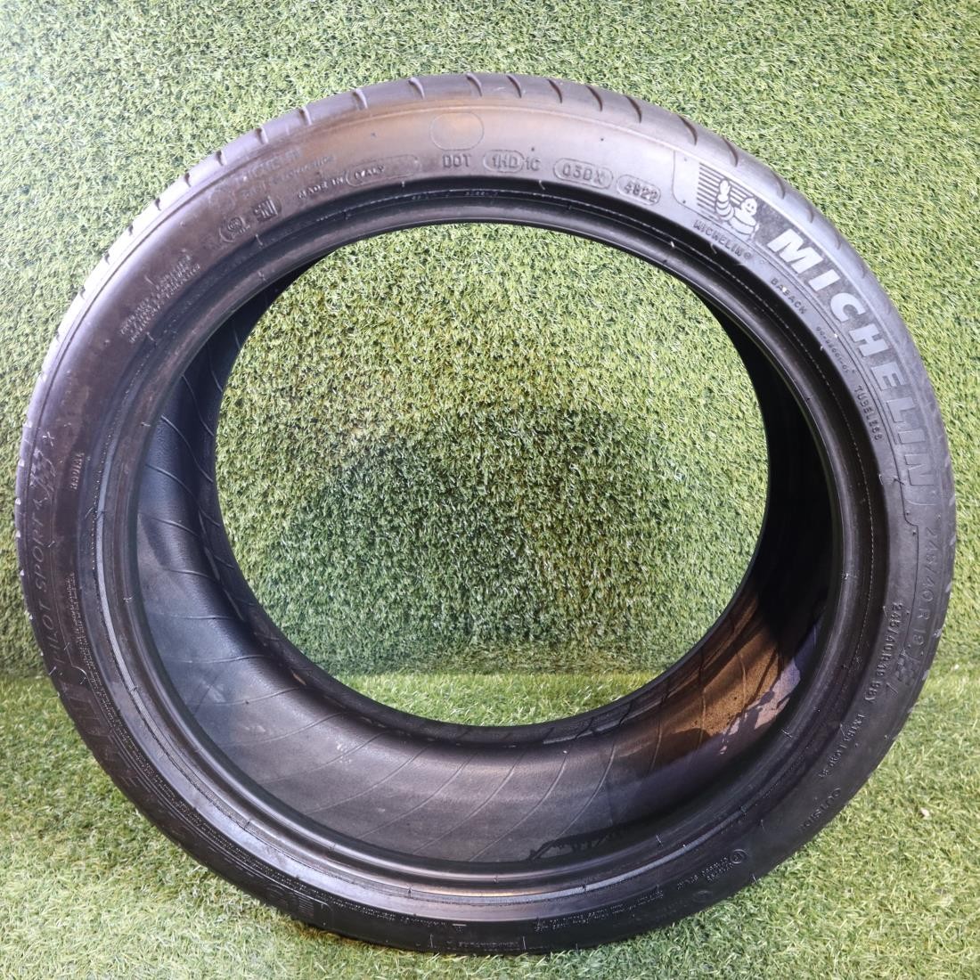245 40 19 Michelin Pilot Sport 4 70% Tread 6/32 98Y #27597