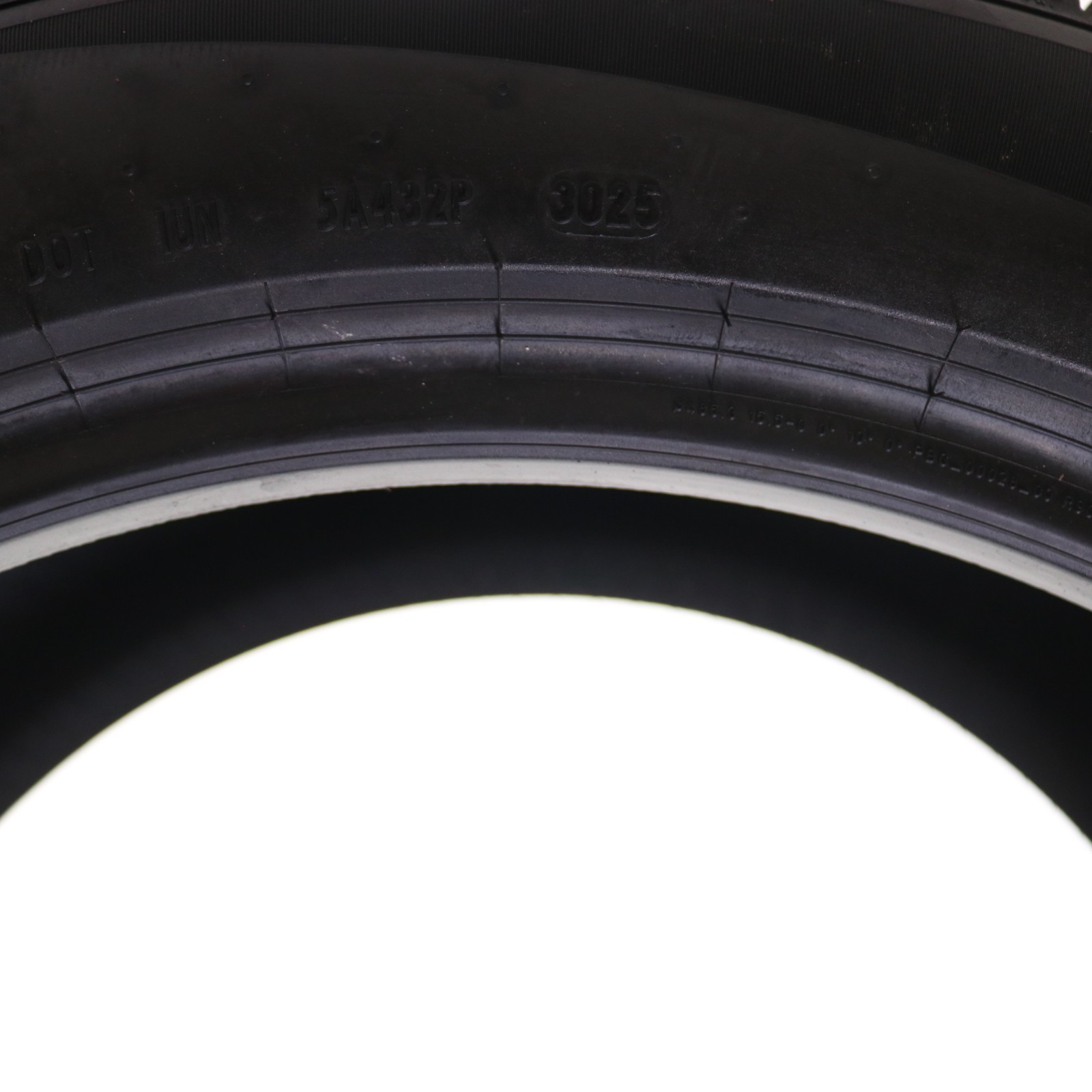 Used 255/45R19 Pirelli Scorpion MS TO Elect PNCS – 104V – 9/32