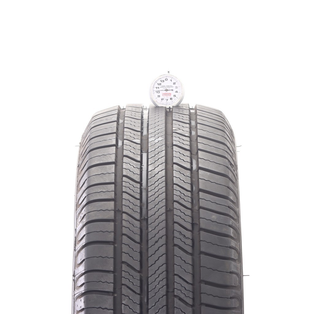 Set of (4) Used 235/65R17 Michelin Defender 2 104H – 9-10/32