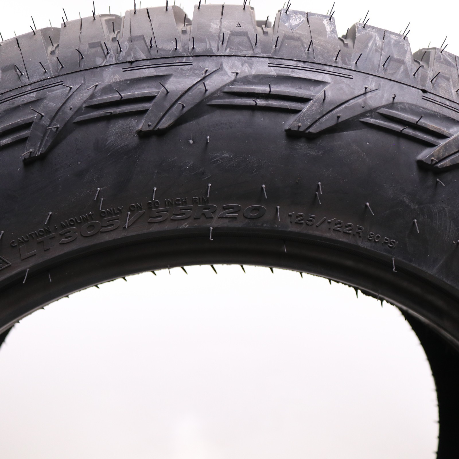 Set of 4 Take Off LT 305/55R20 Hankook DynaPro XT – 125/122R – 16/32 No Repairs