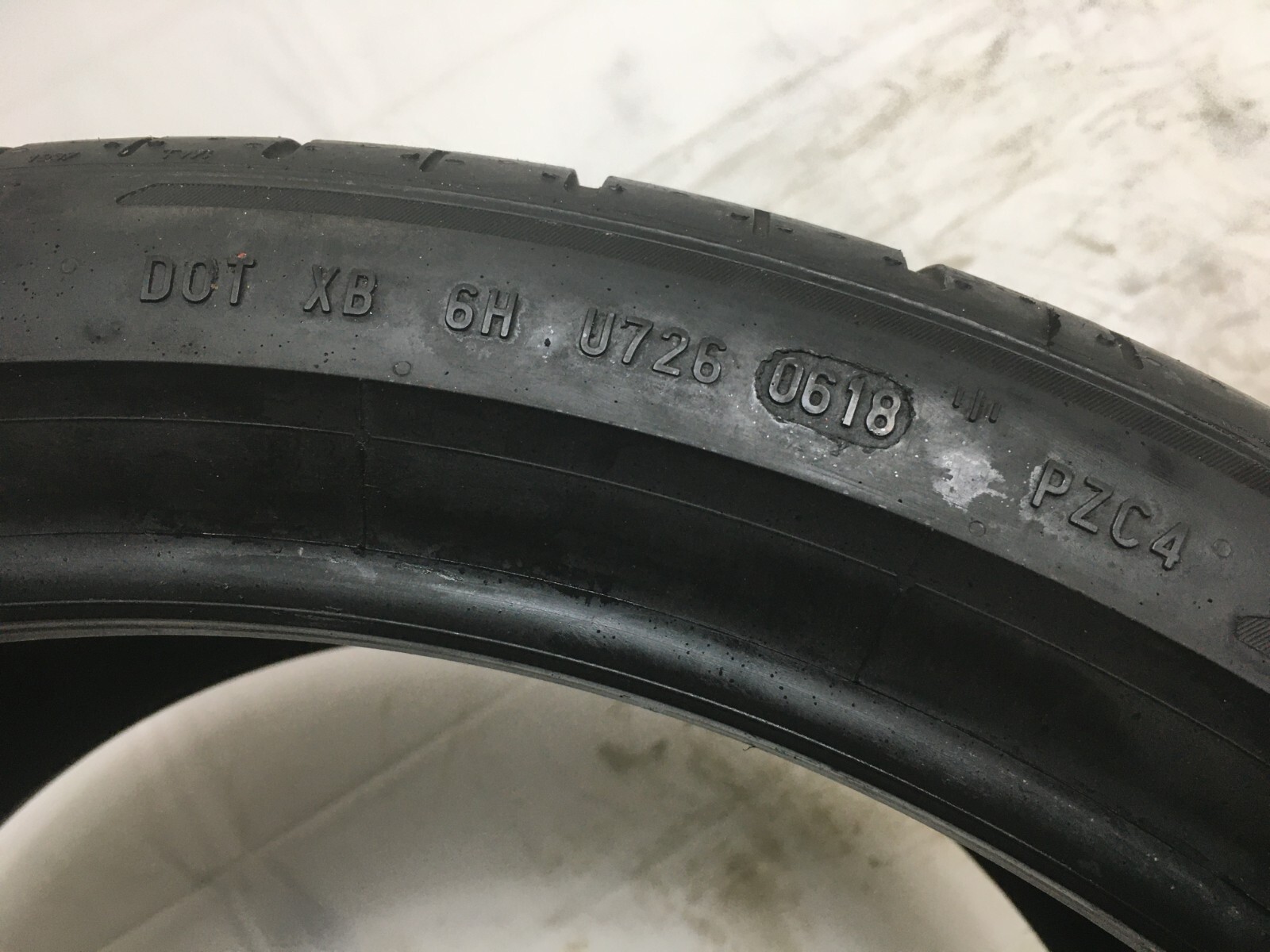 [1] Pirelli P Zero Corsa PZC4 P305/30ZR20 305 30 20 Tire 6.5-7.0/32