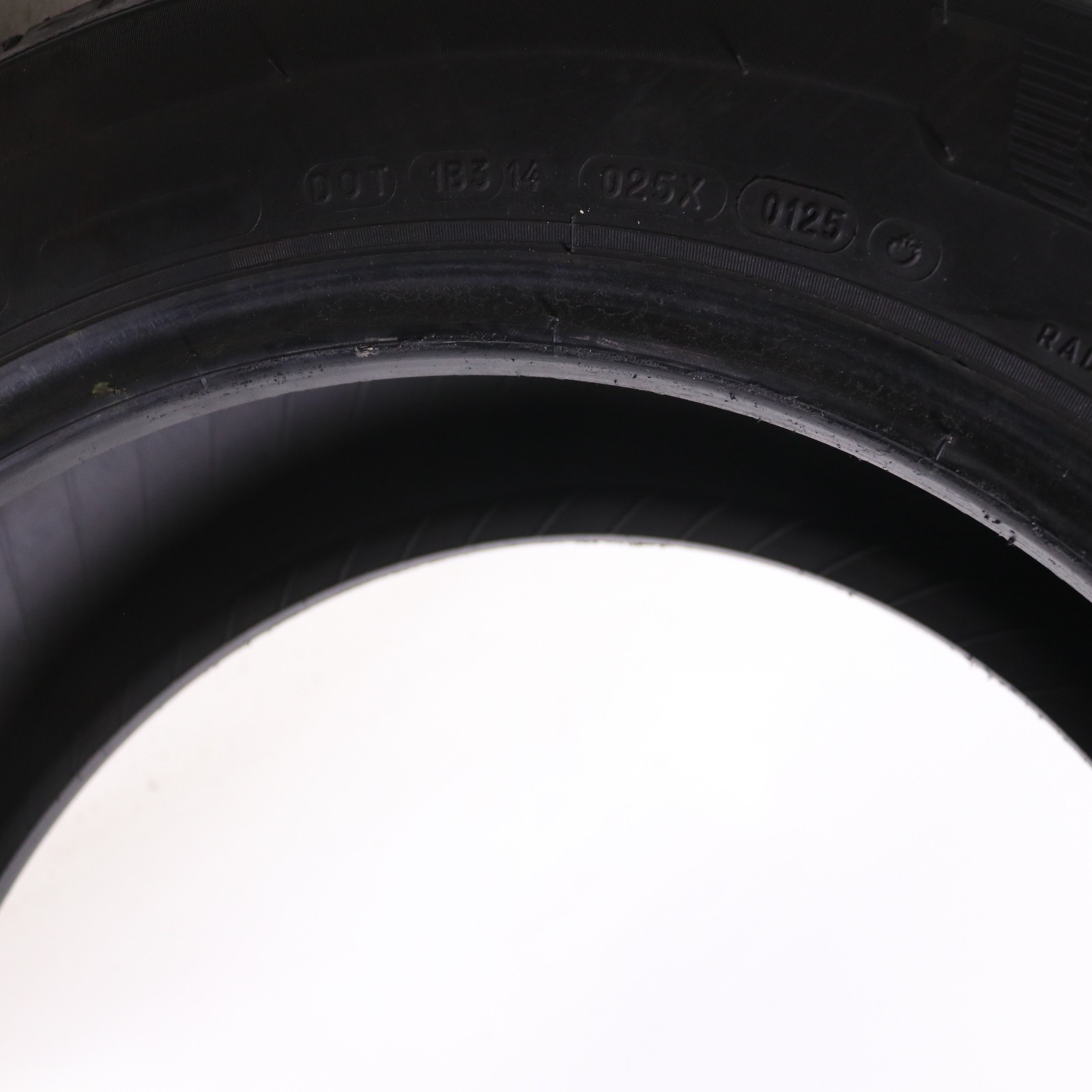 Set of 4 Used 225/60R18 Michelin Primacy Tour A/S – 100H – 7-7.5/32 No Repairs