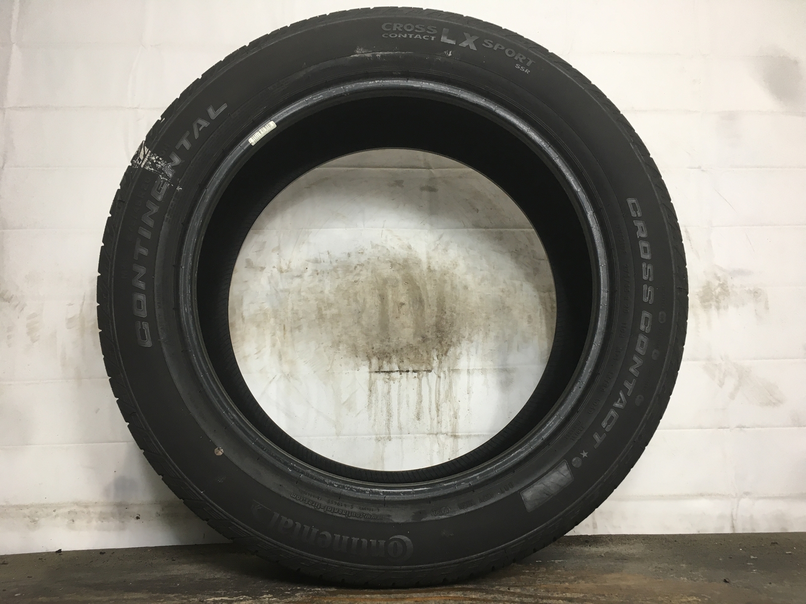 [1] Continental CrossContact LX Sport SSR Run Flat 275 45 20 Tire 7.0-8.0/32
