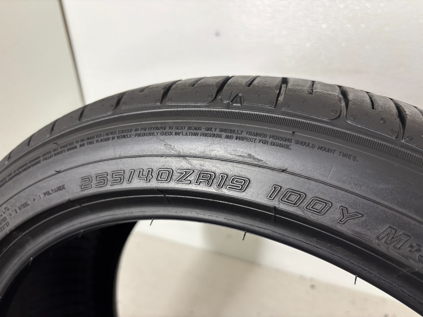 1 Tire 255 40 19 Falken Azenis FK460 A/S (80% Tread Left) NO REPAIRS 100Y