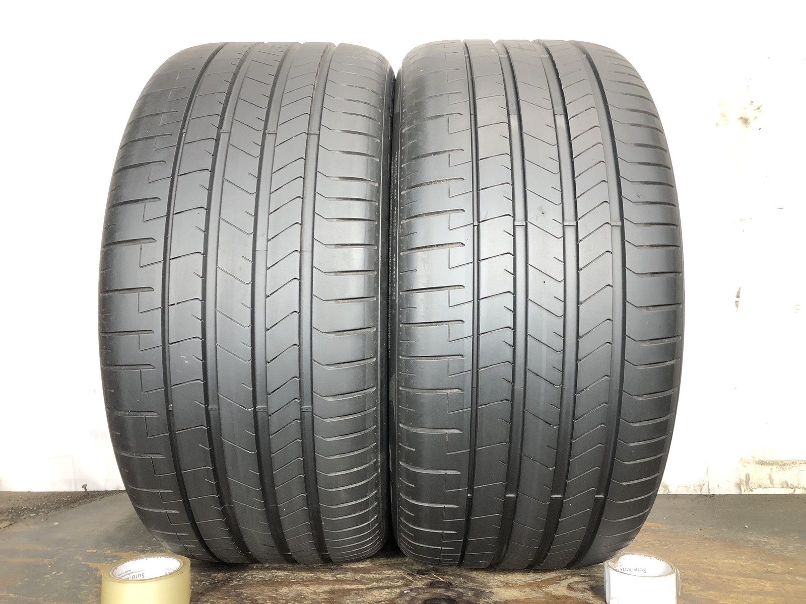 [2] Pirelli P Zero PZ4 Run Flat P315/35R22 315 35 22 Tire 8.5/32