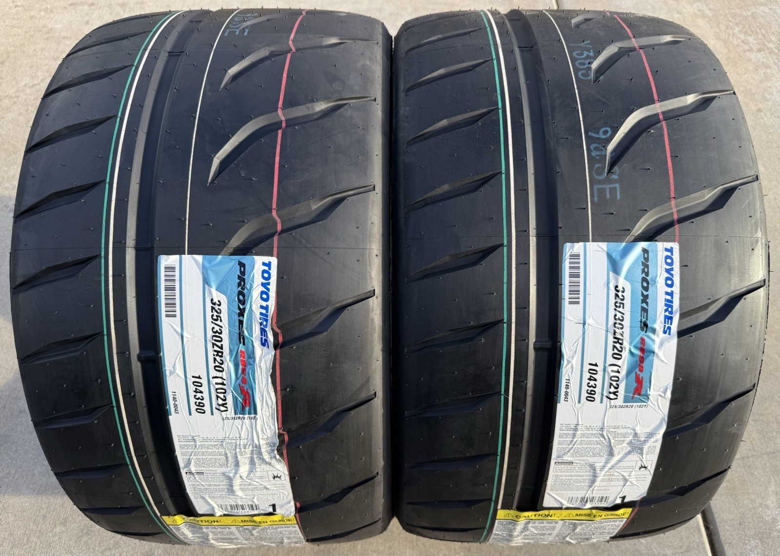 TWO BRAND NEW 325/30ZR20 (102Y) Toyo R888R Streetable Track & Competition Tires