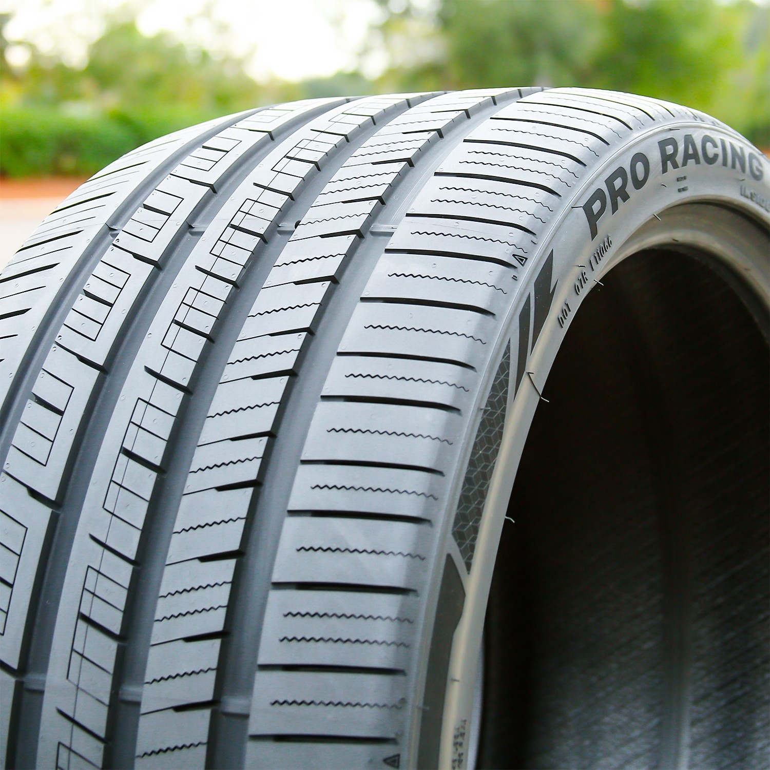 2 Tires Aplus PRO Racing 285/30ZR20 99W XL