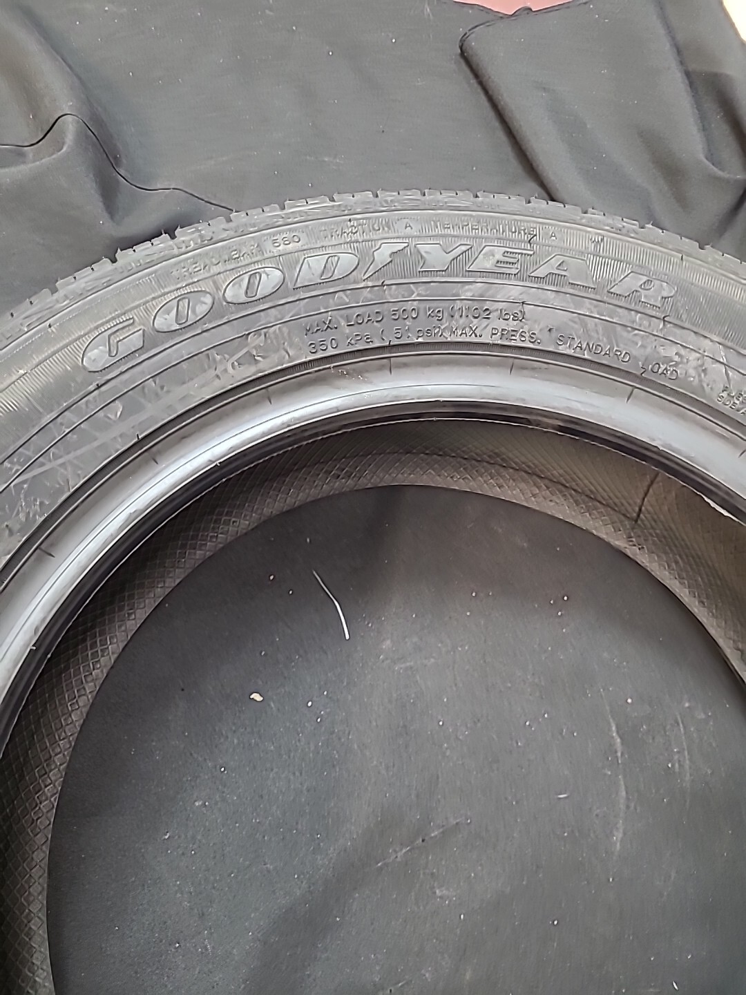 Goodyear-738-609-571-Assurance-Fuel Max-P175/65R15-84H-DATE CODE:0423