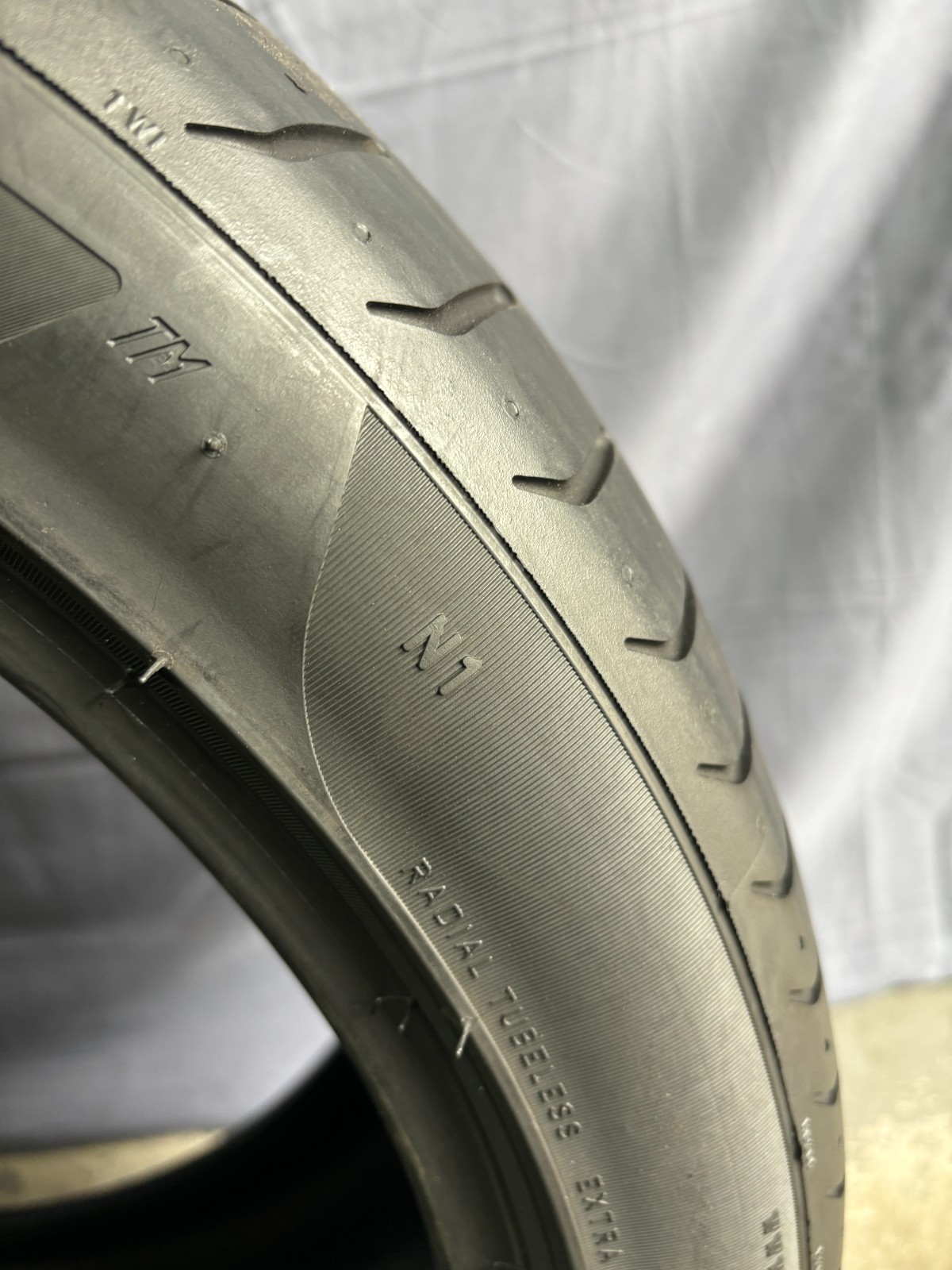 295/35ZR20 1(One) Pirelli P Zero N1 105Y – 8/32″ 2953520 High Tread
