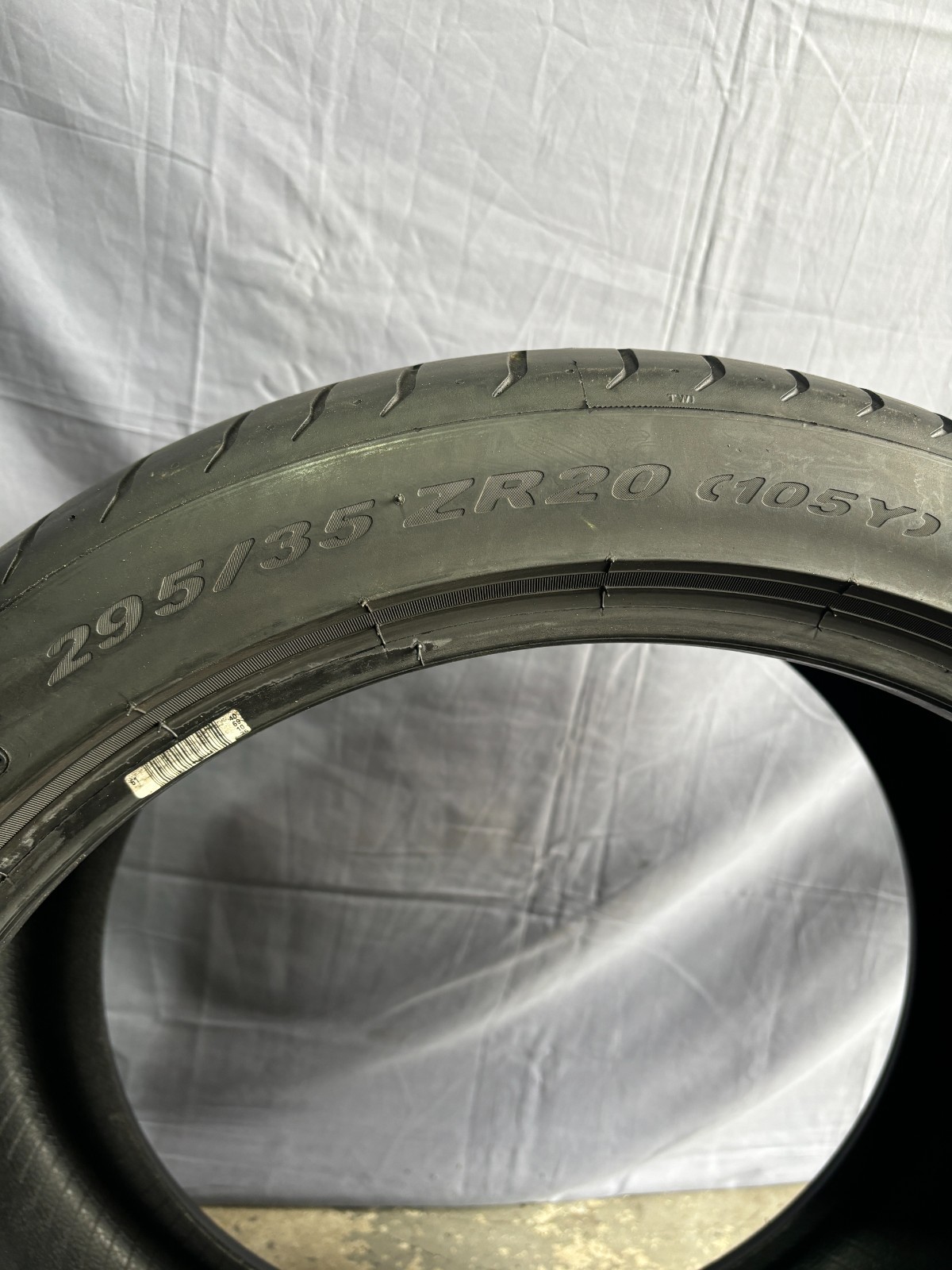 295/35ZR20 1(One) Pirelli P Zero N1 105Y – 8/32″ 2953520 High Tread