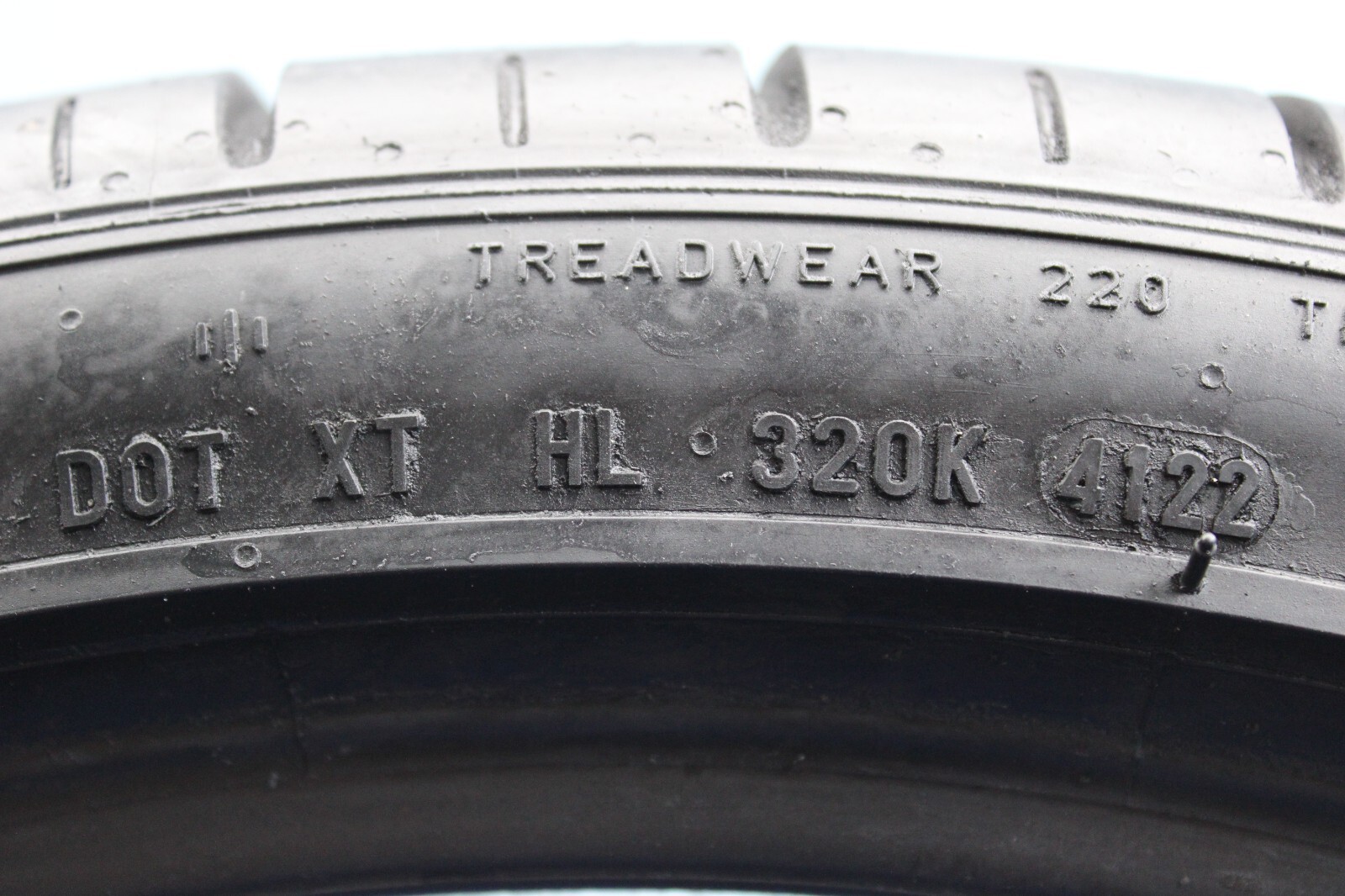 2 Used Pirelli Pzero NA1 PZ4 305/30ZR21 305/30/21 3053021 100Y