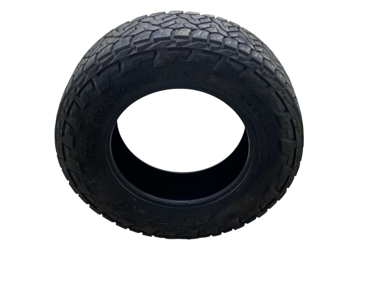 (A) NITTO RECON GRAPPLER 37×11.50R20 TIRE 11/32NDS TREAD DEPTH DATE CODE 2724