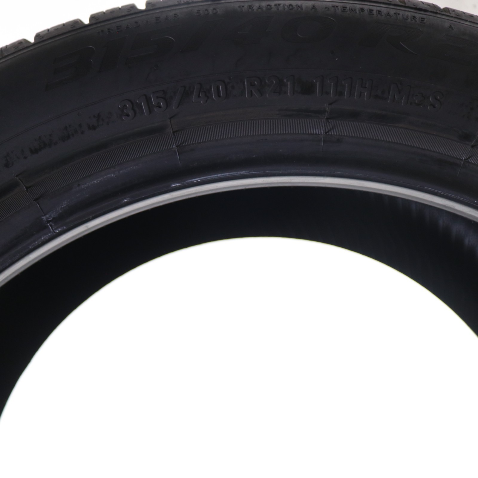Set of 2 Used 315/40R21 Pirelli Scorpion Zero All Season MO – 111H – 9-10/32